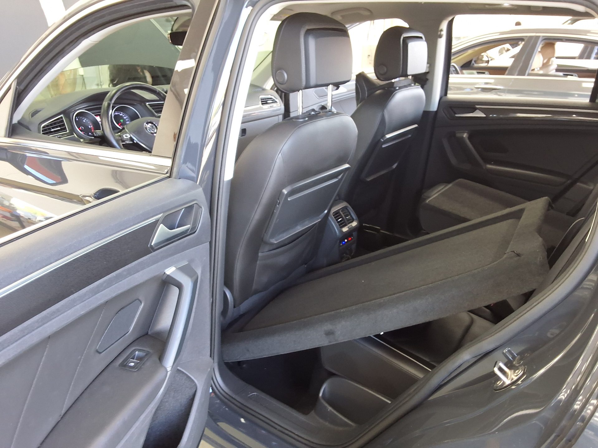 VOLKSWAGEN TIGUAN (2ND GEN) 2.0 TDI PRESTIGE 2020 - zdjęcie 12