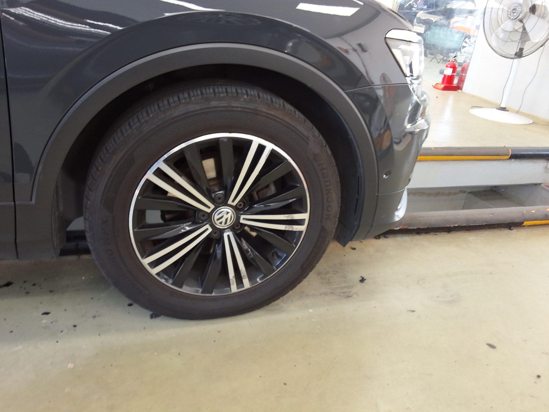 VOLKSWAGEN TIGUAN (2ND GEN) 2.0 TDI PRESTIGE 2020 - zdjęcie 24