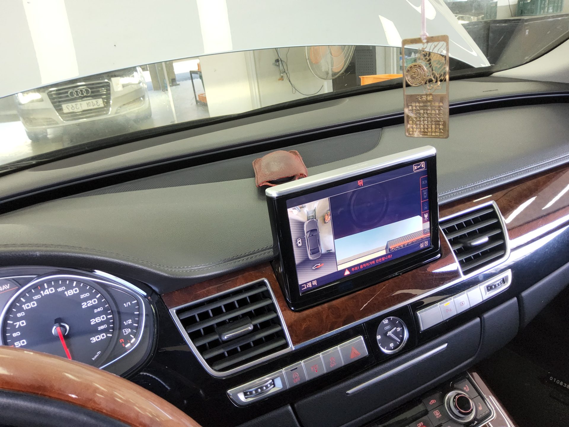 AUDI A8 (3RD GEN) 3.0 TDI QUATTRO LWB 2013 - zdjęcie 17