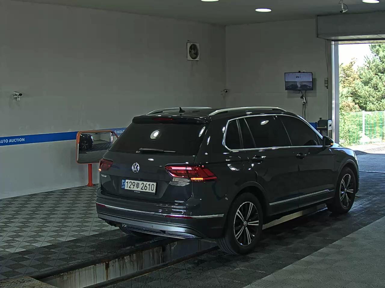 VOLKSWAGEN TIGUAN (2ND GEN) 2.0 TDI PRESTIGE 2020 - zdjęcie 5