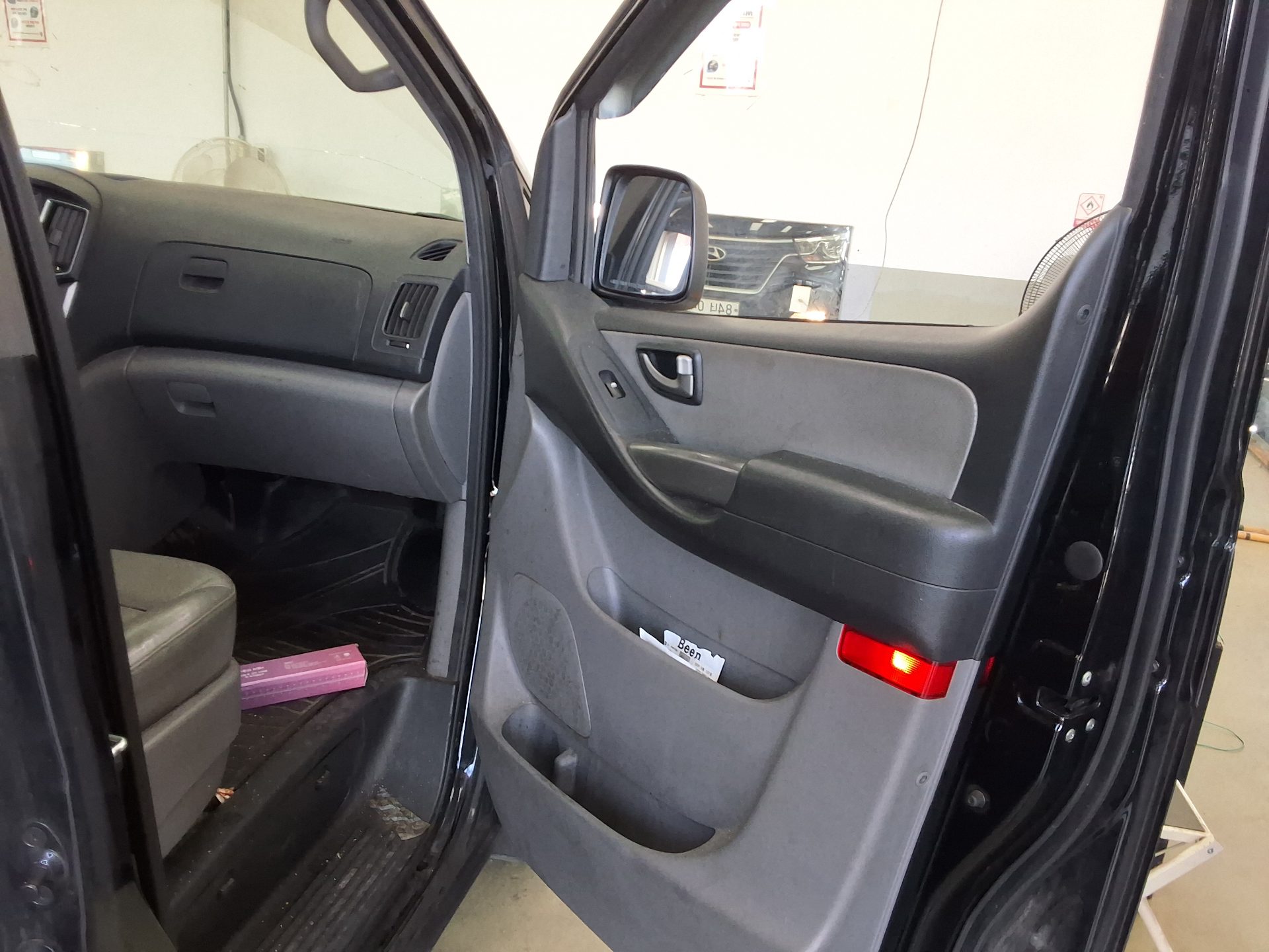 HYUNDAI THE NEW GRAND STAREX 3-SEATER DIESEL VAN SMART 2019 - zdjęcie 14