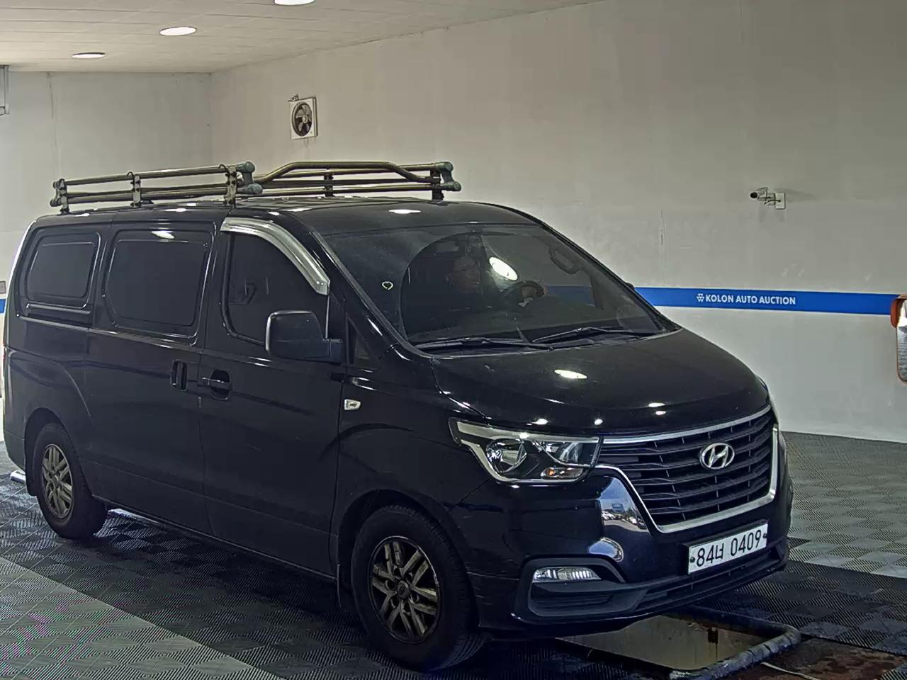 HYUNDAI THE NEW GRAND STAREX 3-SEATER DIESEL VAN SMART 2019 - zdjęcie 3
