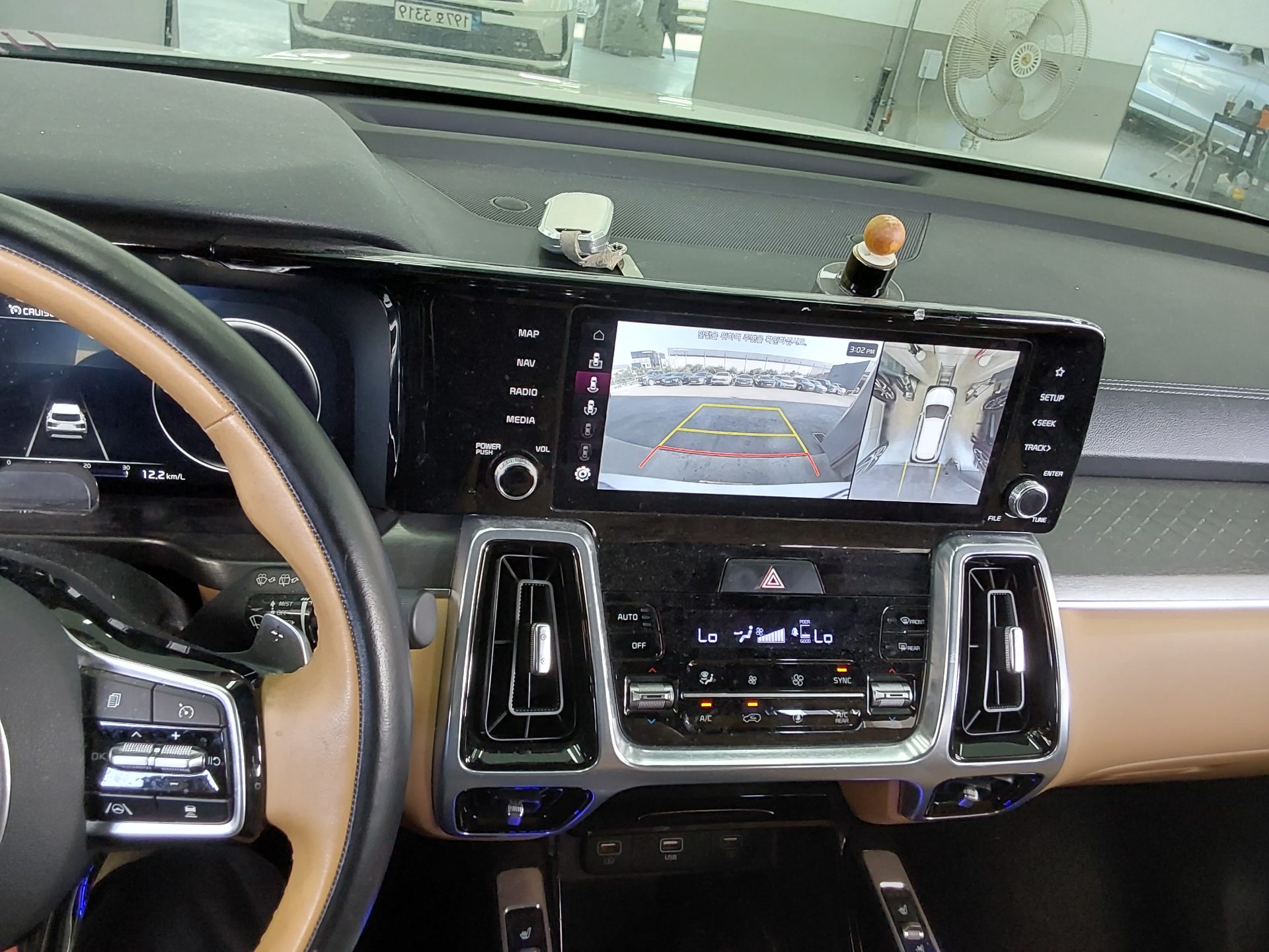 KIA NEW SORENTO (MQ4) 2.5 GASOLINE 2WD SIGNATURE 2023 - zdjęcie 17
