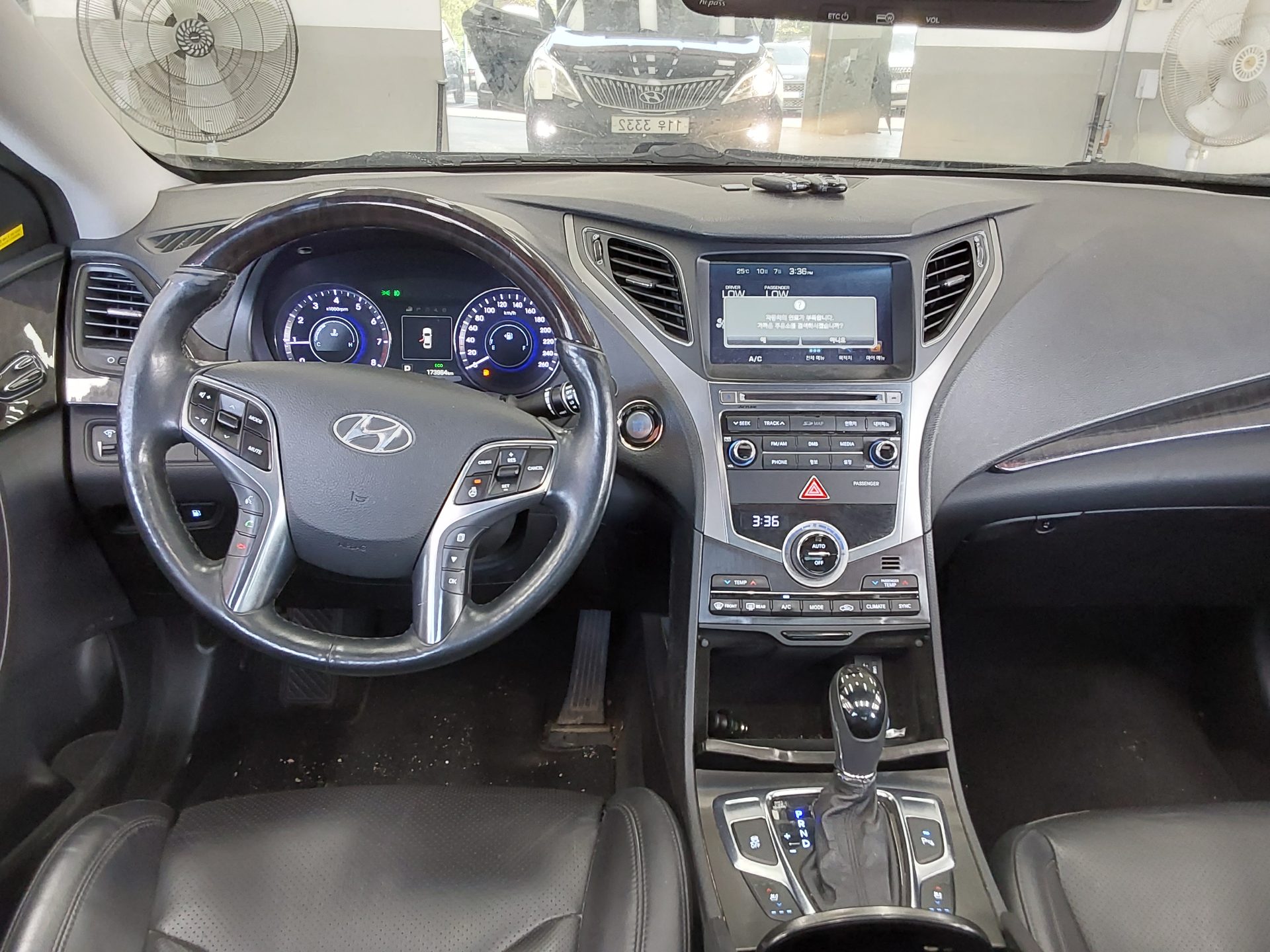 HYUNDAI GRANDEUR HG HG 300 PREMIUM 2016 - zdjęcie 11