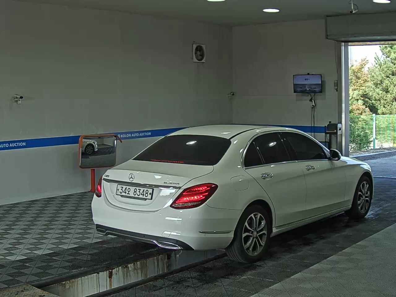 MERCEDES-BENZ C-CLASS (4TH GEN) C220 CDI BLUETEC AVANTGARDE 2015 - zdjęcie 5