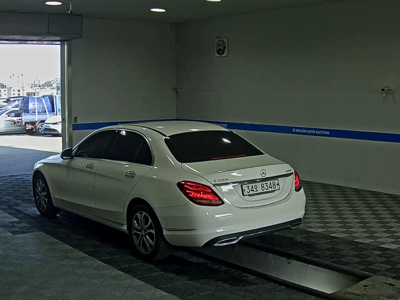 MERCEDES-BENZ C-CLASS (4TH GEN) C220 CDI BLUETEC AVANTGARDE 2015 - zdjęcie 6