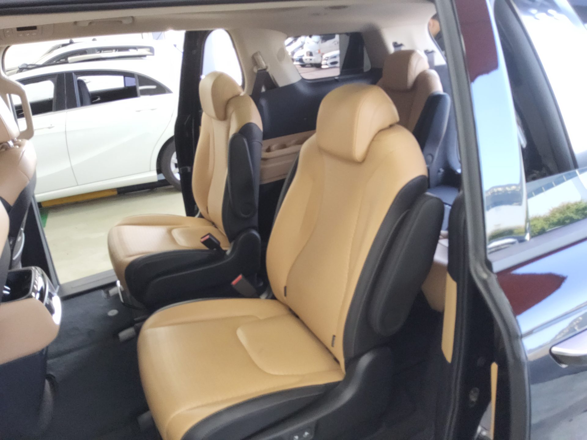 KIA NEW CARNIVAL (KA4) 9-SEATER GASOLINE SIGNATURE 2023 - zdjęcie 12