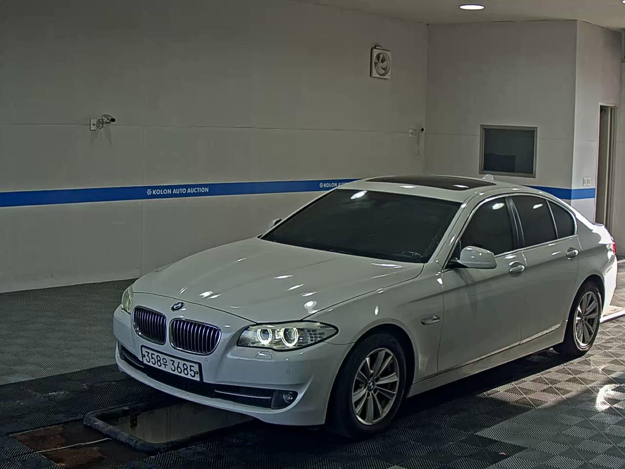 BMW 5 SERIES (6TH GEN) 520d 2013 - zdjęcie 2