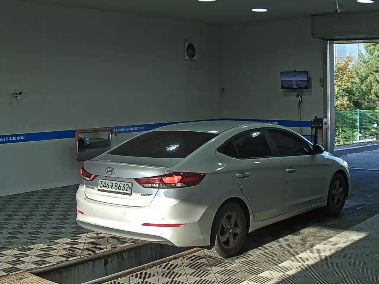 HYUNDAI AVANTE AD 1.6 DIESEL SMART 2017 - zdjęcie 5