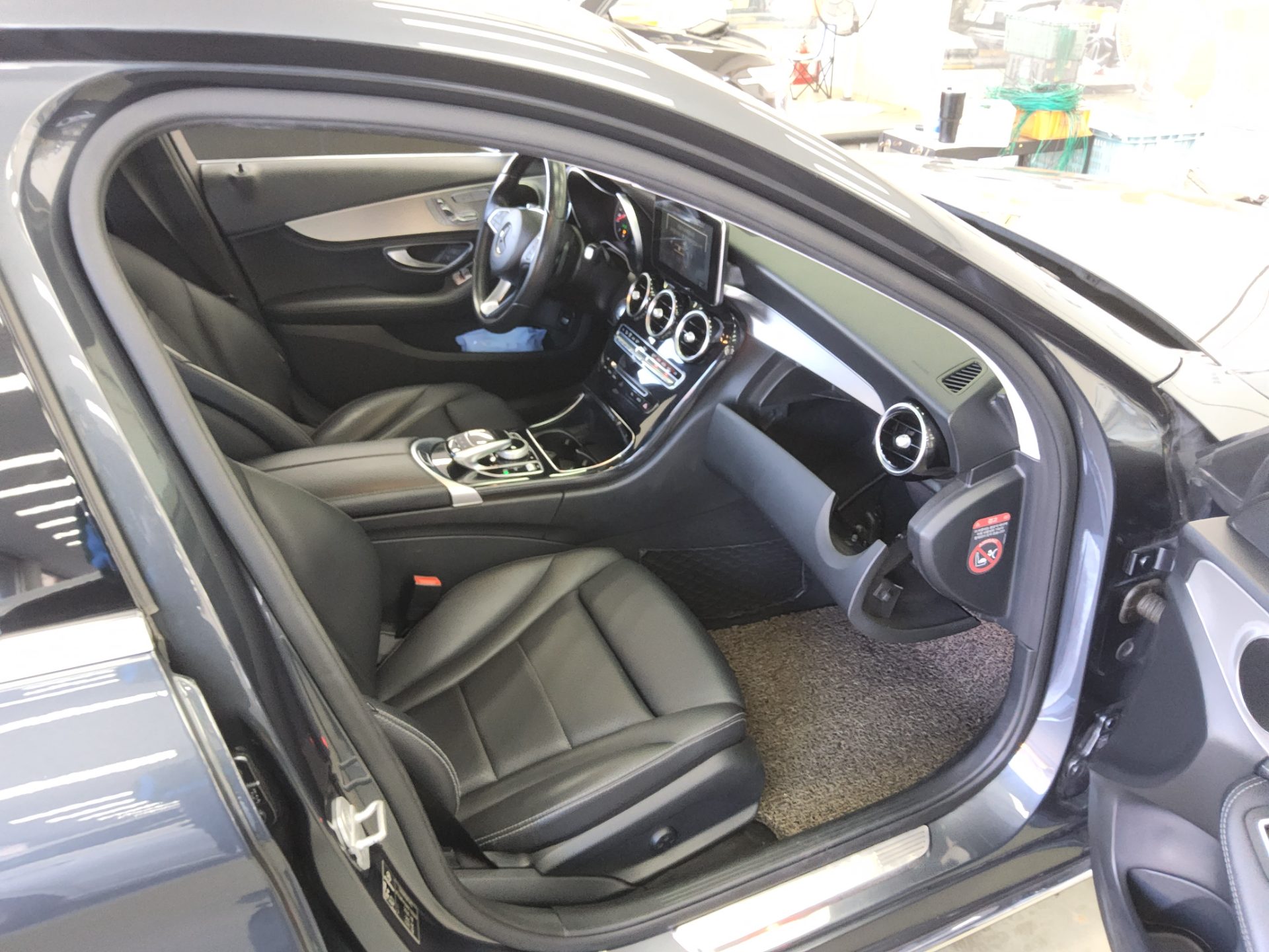 MERCEDES-BENZ C-CLASS (4TH GEN) C200 AVANTGARDE 2015 - zdjęcie 14