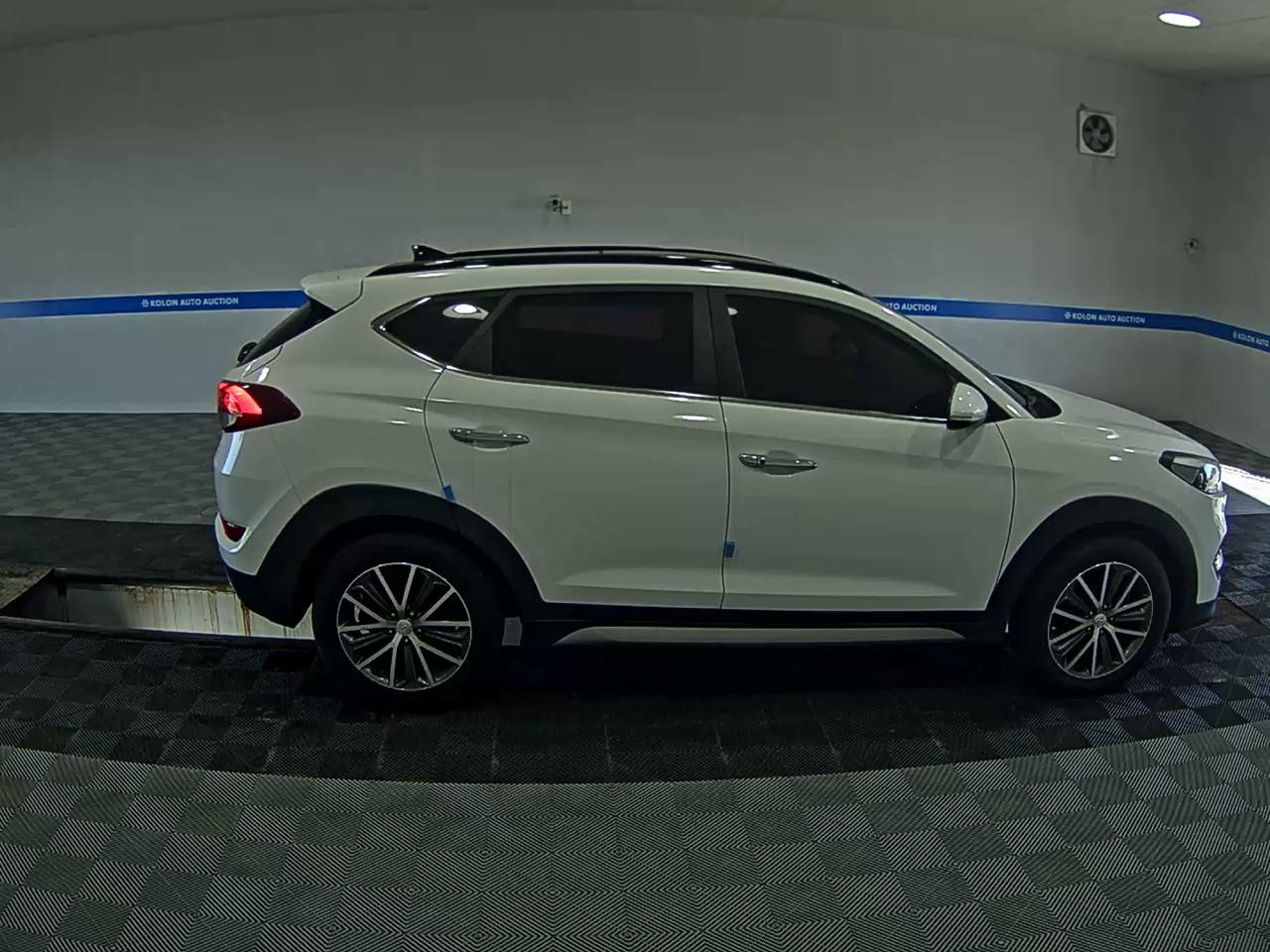HYUNDAI ALL NEW TUCSON DIESEL 1.7 2WD PREMIUM 2017 - zdjęcie 4