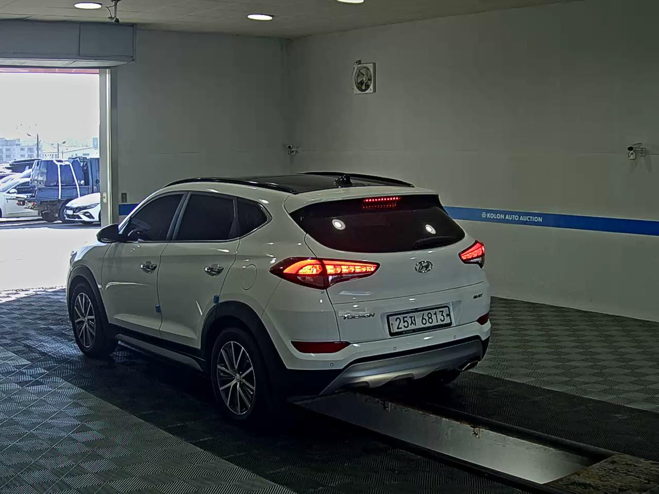 HYUNDAI ALL NEW TUCSON DIESEL 1.7 2WD PREMIUM 2017 - zdjęcie 6