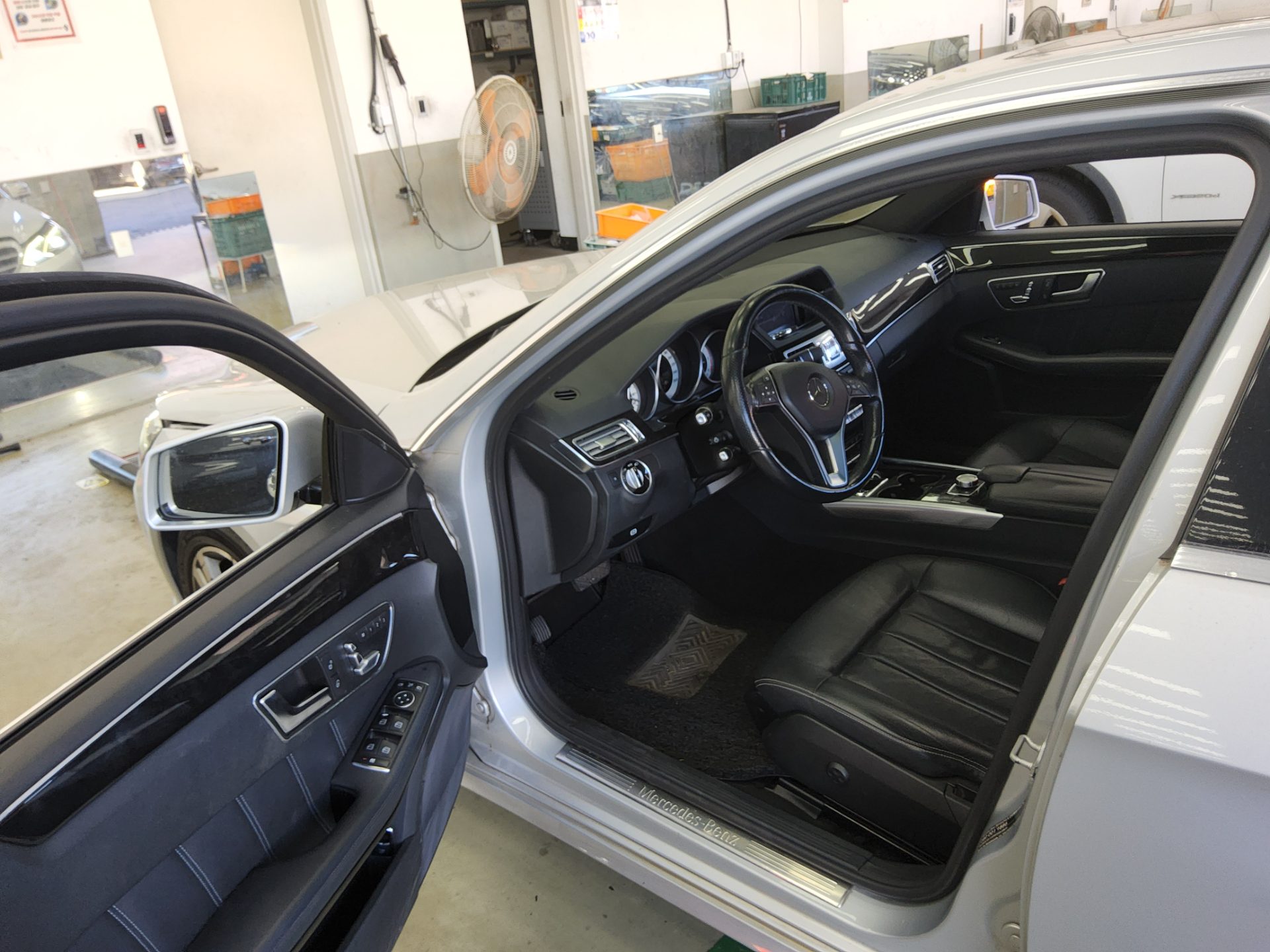 MERCEDES-BENZ E-CLASS (4TH GEN) E220 CDI AVANTGARDE 2014 - zdjęcie 10