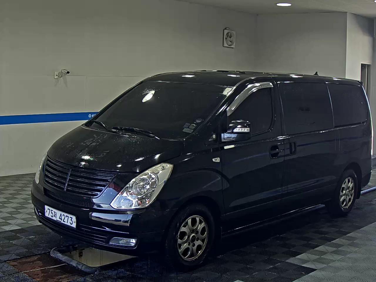 HYUNDAI GRAND STAREX 11-SEATER DIESEL CVX PREMIER 2013 - zdjęcie 2