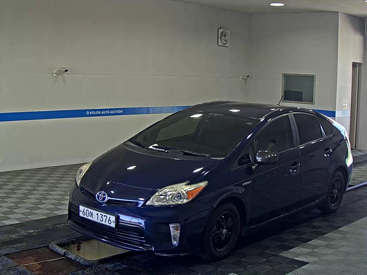 TOYOTA PRIUS (3RD GEN) 1.8 2012 - zdjęcie 2