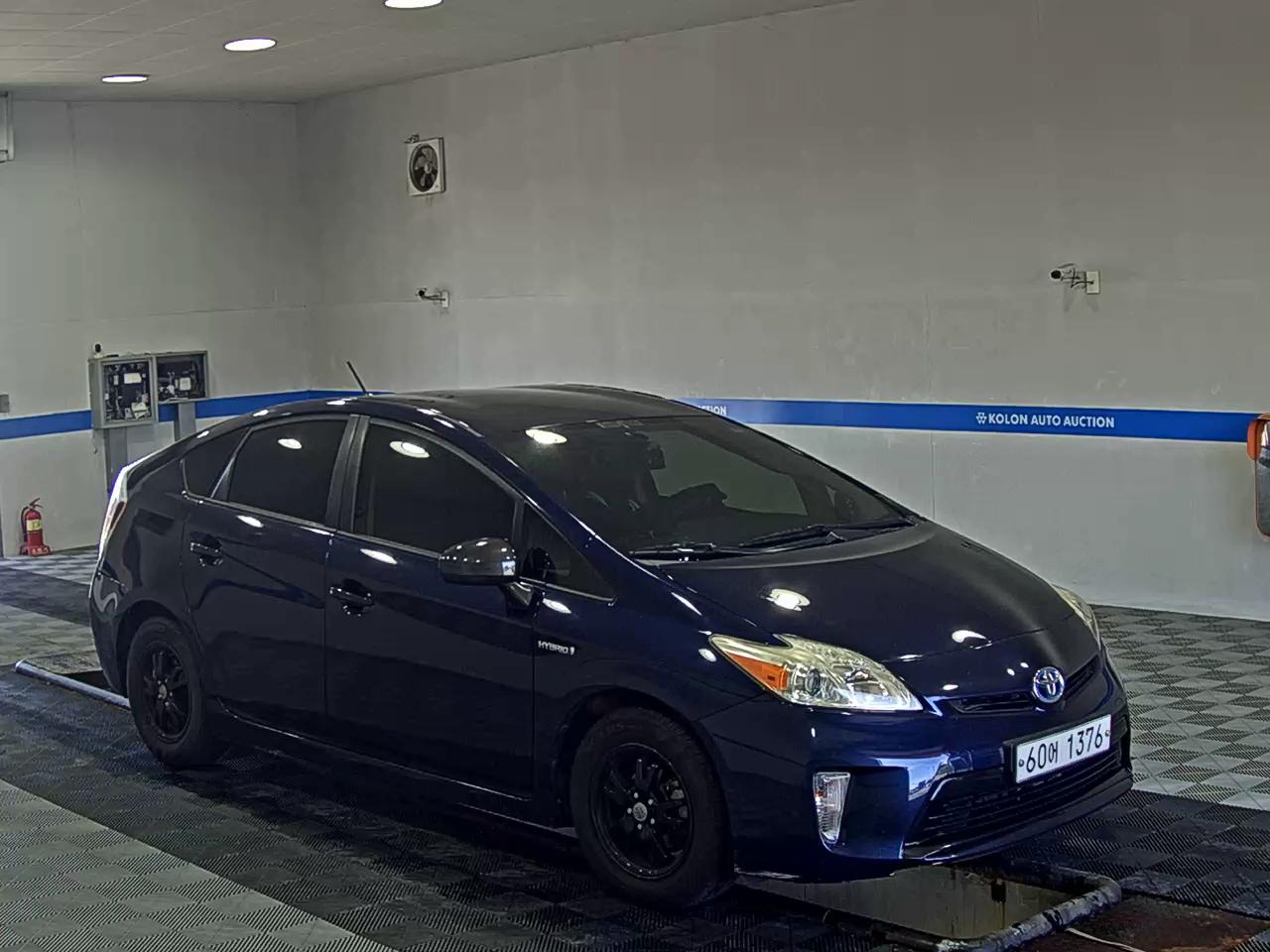 TOYOTA PRIUS (3RD GEN) 1.8 2012 - zdjęcie 3