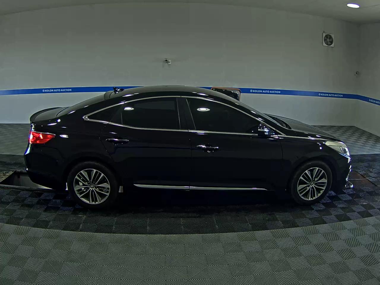 HYUNDAI GRANDEUR HG HG 240 MODERN 2016 - zdjęcie 4