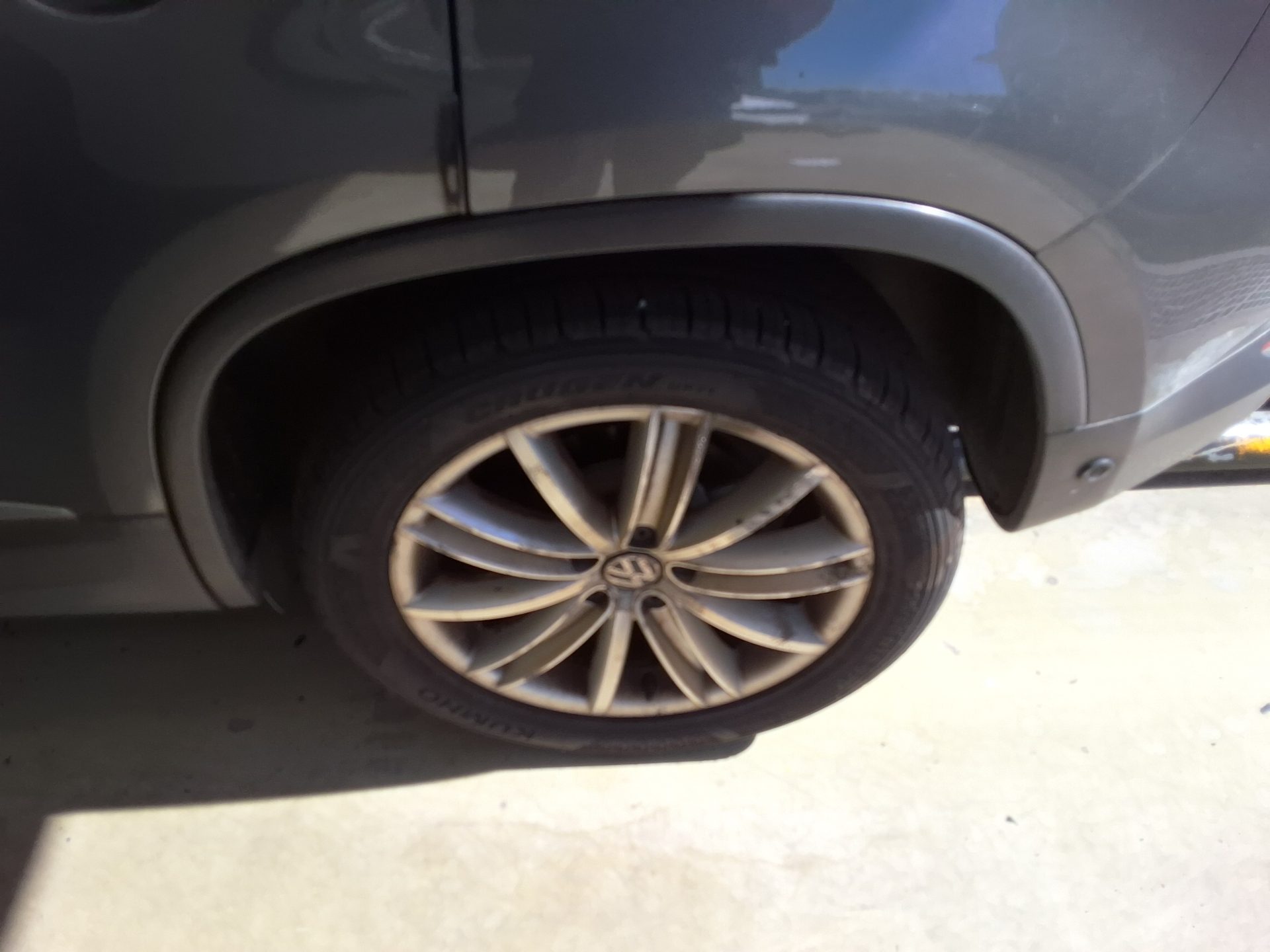 VOLKSWAGEN TIGUAN 2.0 TDI BLUEMOTION PREMIUM 2013 - zdjęcie 20