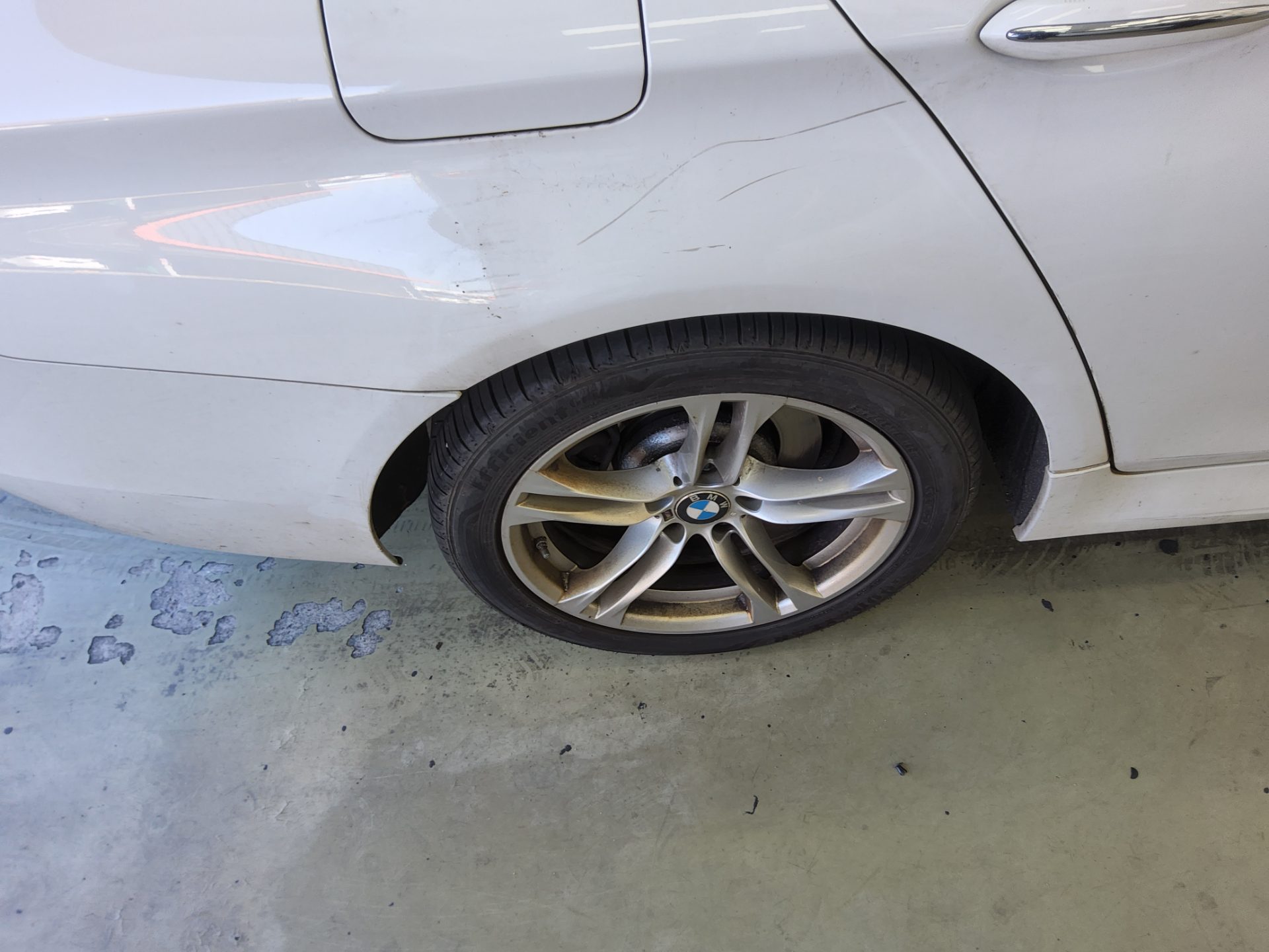 BMW 5 SERIES (6TH GEN) 520d M AERODYNAMIC 2016 - zdjęcie 23