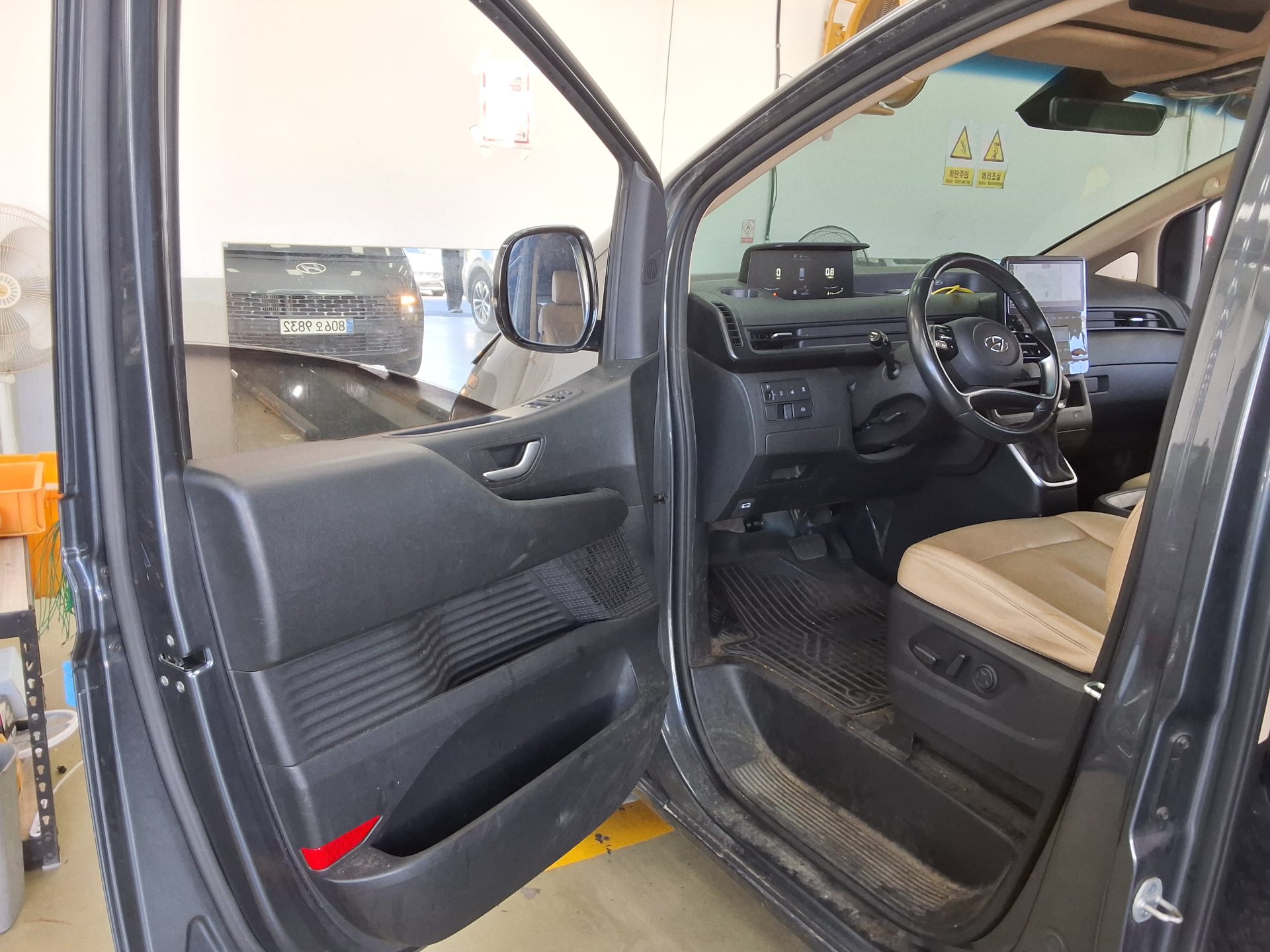 HYUNDAI STARIA 2.2 DIESEL CARGO 5-SEATER MODERN 2024 - zdjęcie 10