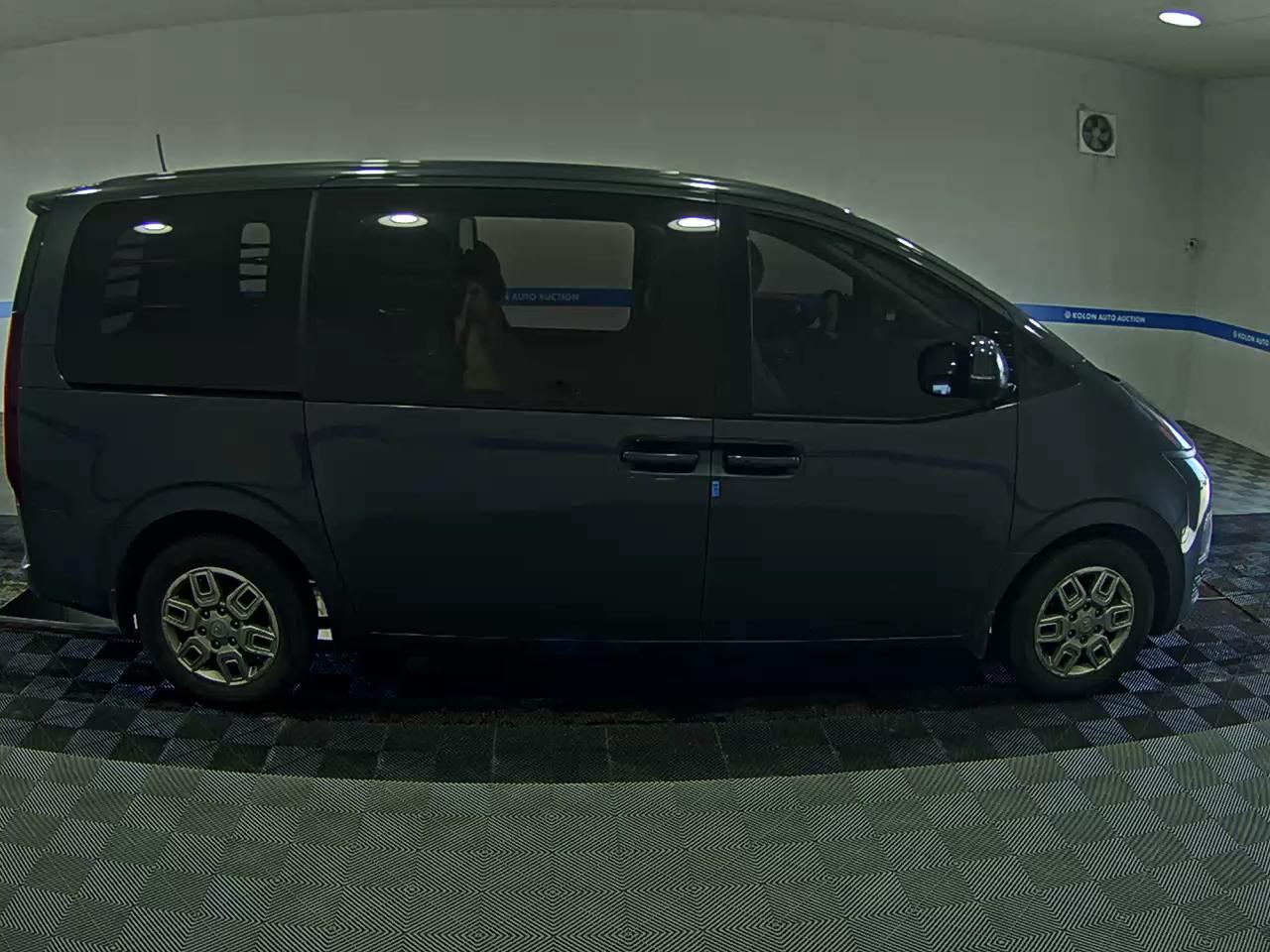 HYUNDAI STARIA 2.2 DIESEL CARGO 5-SEATER MODERN 2024 - zdjęcie 4