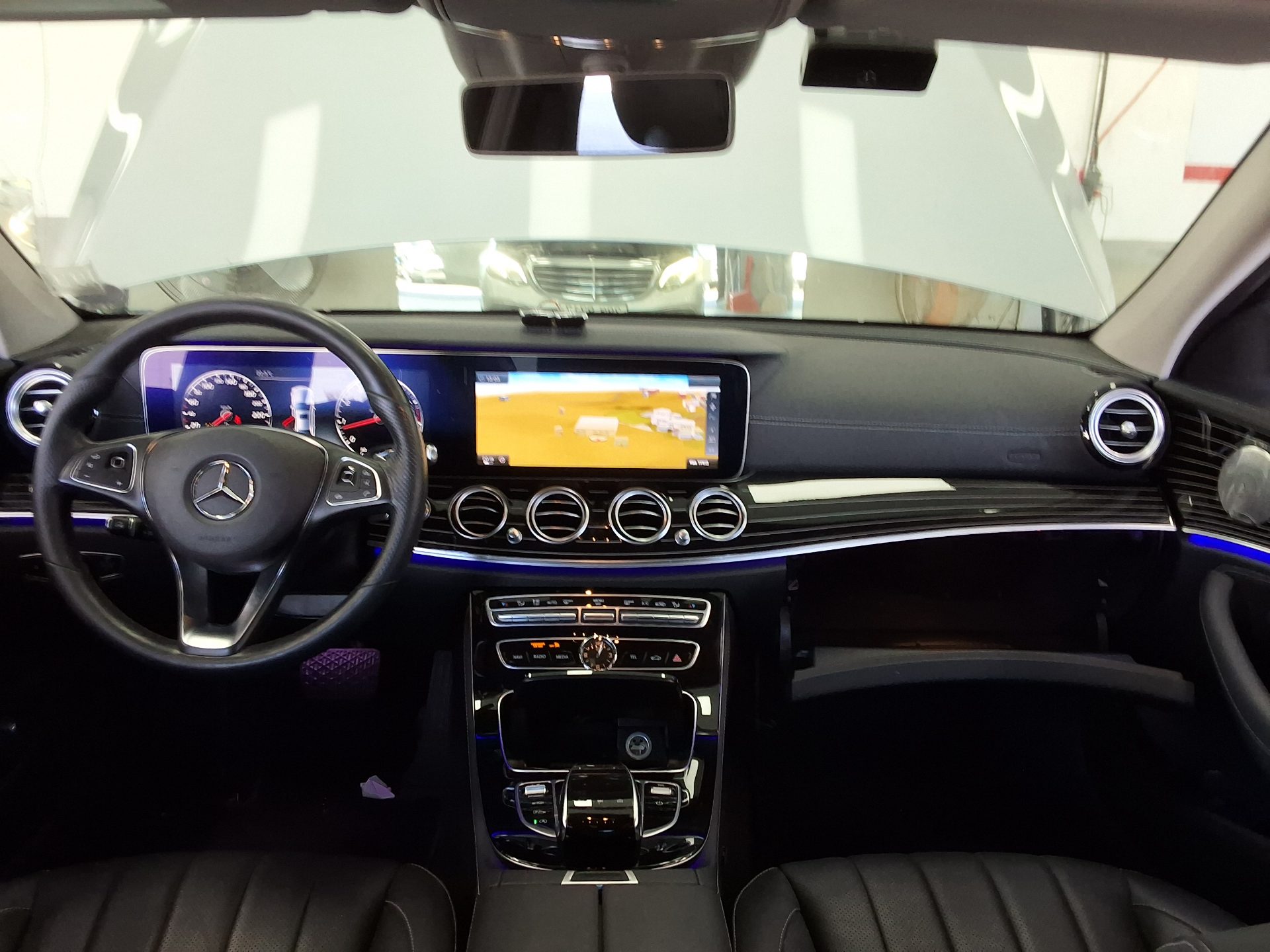 MERCEDES-BENZ E-CLASS (5TH GEN) E400 4MATIC EXCLUSIVE 2017 - zdjęcie 11