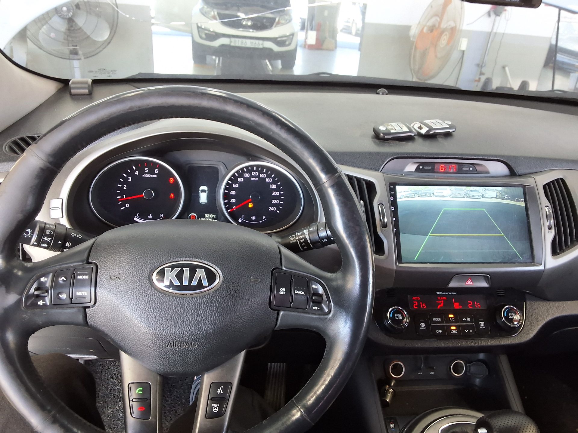 KIA THE NEW SPORTAGE R DIESEL R2.0 2WD PRESTIGE 2014 - zdjęcie 17