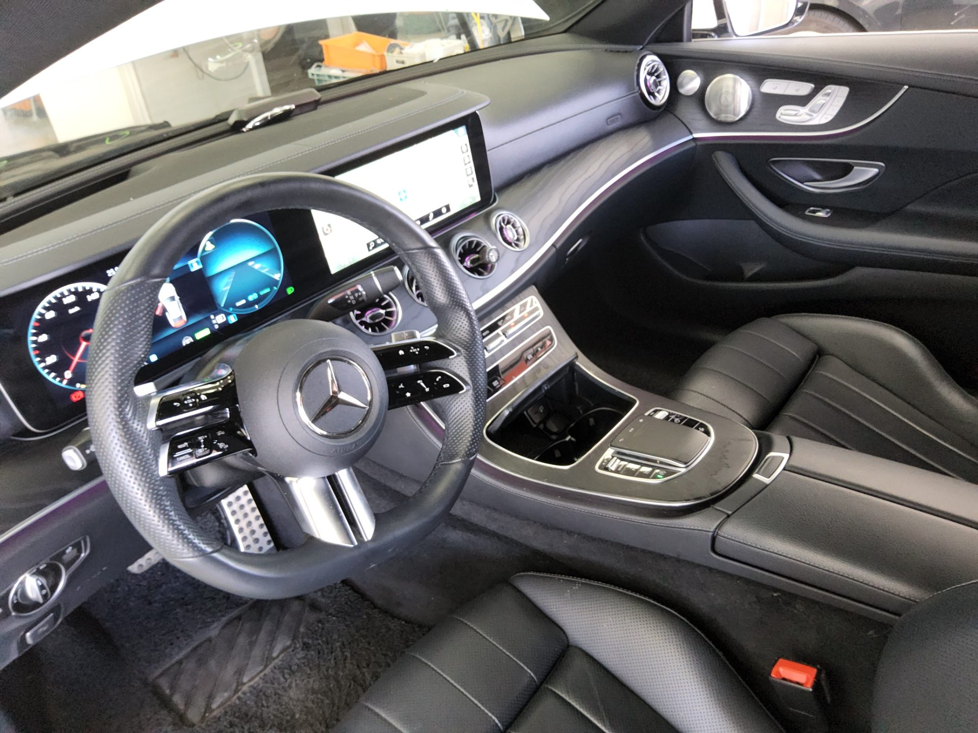 MERCEDES-BENZ E-CLASS (5TH GEN) COUPE E300d 4MATIC 2022 - zdjęcie 11
