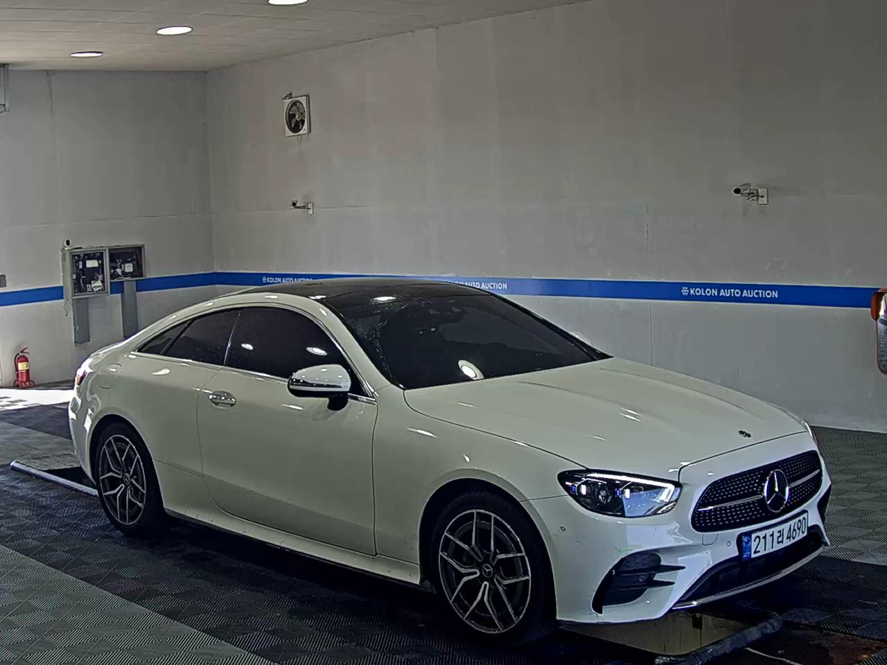 MERCEDES-BENZ E-CLASS (5TH GEN) COUPE E300d 4MATIC 2022 - zdjęcie 3