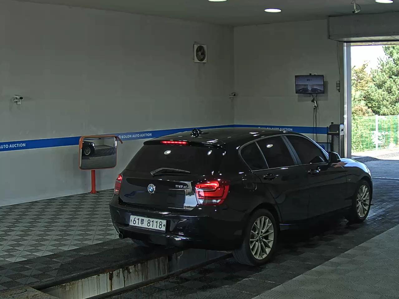BMW 1 SERIES (2ND GEN) 5-DOOR 118d SPORTS 2015 - zdjęcie 5