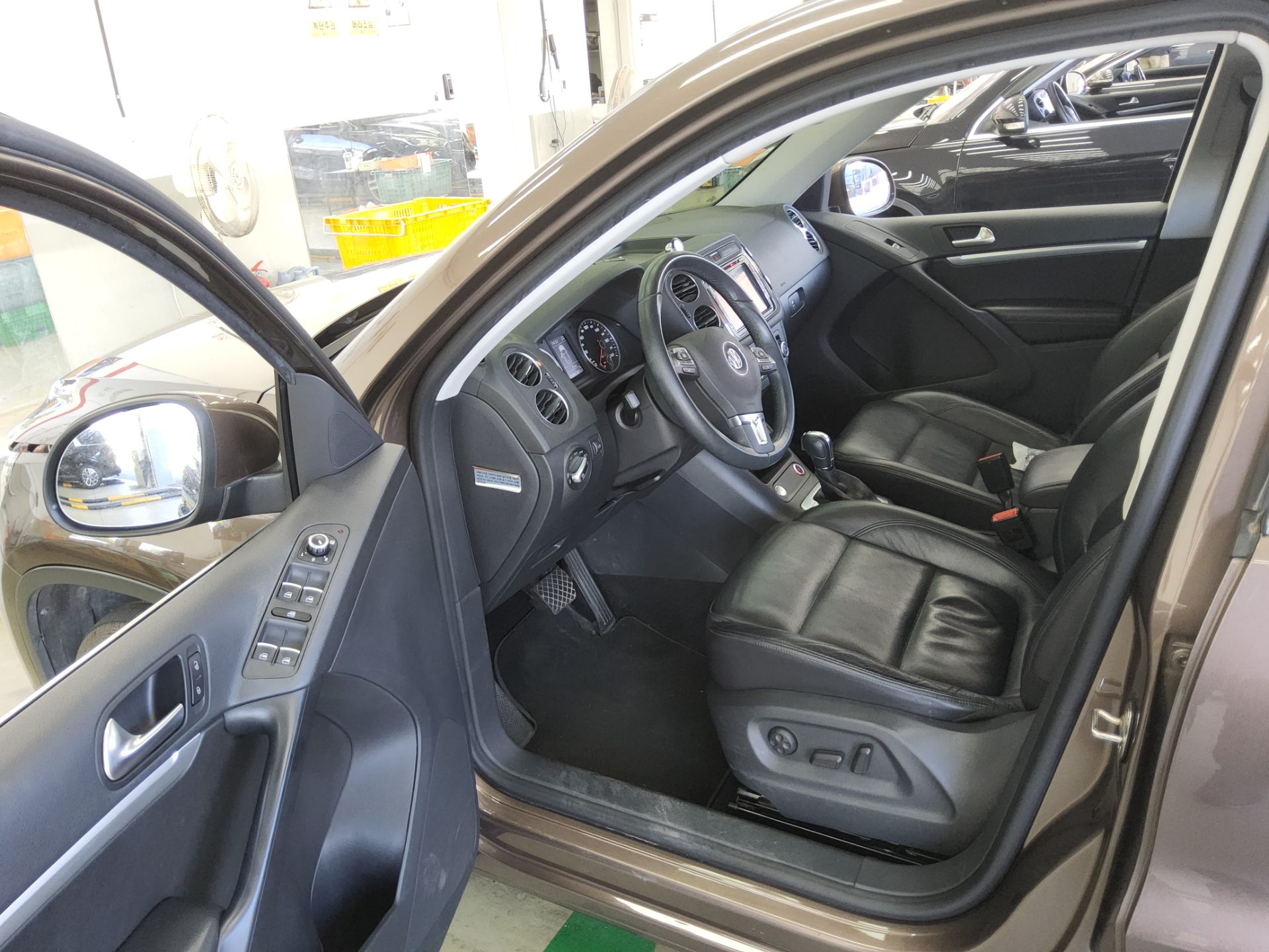 VOLKSWAGEN TIGUAN 2.0 TDI BLUEMOTION COMFORT 2014 - zdjęcie 10