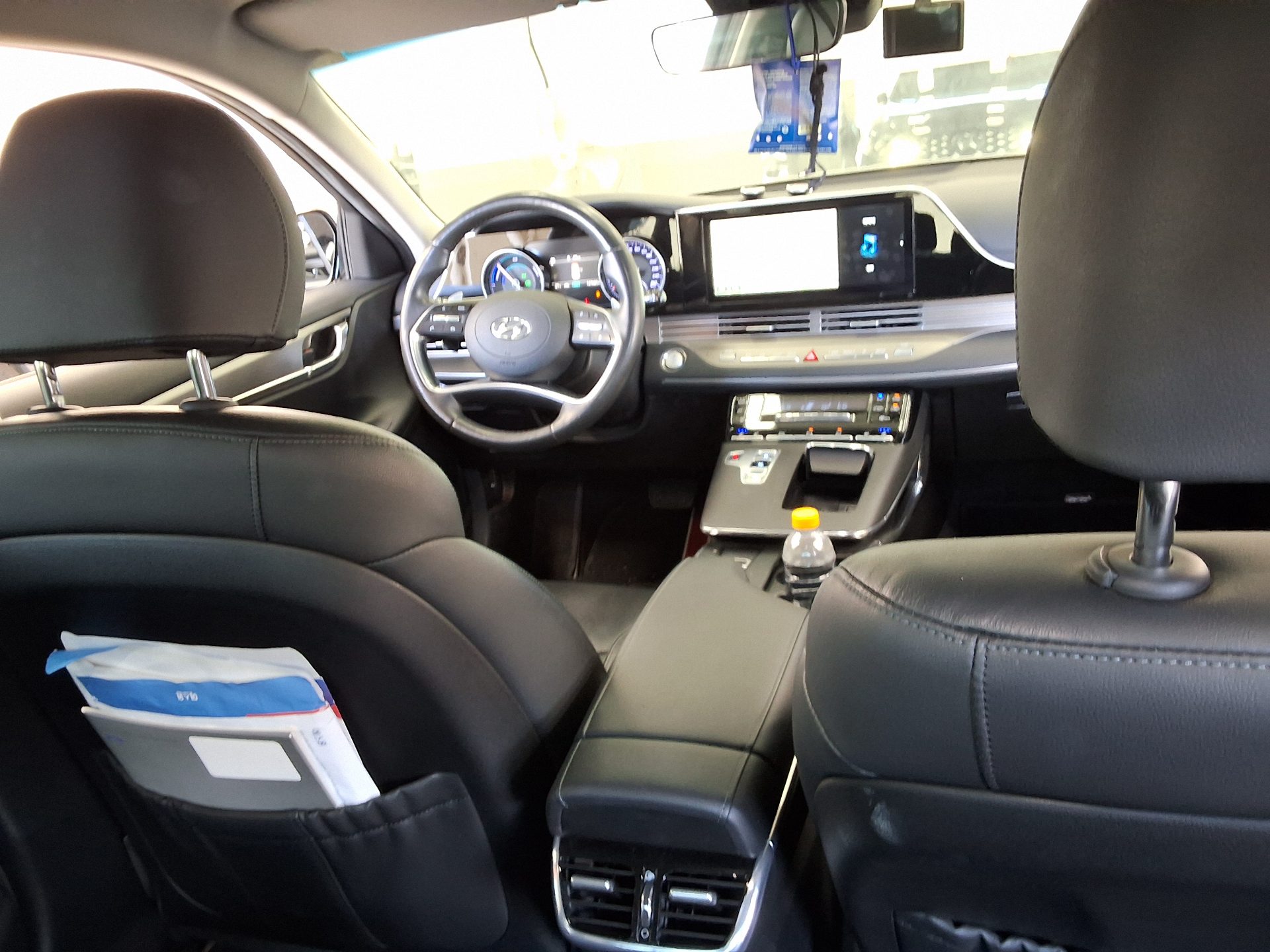 HYUNDAI THE NEW GRANDEUR IG HYBRID 2.4 HEV PREMIUM 2022 - zdjęcie 11
