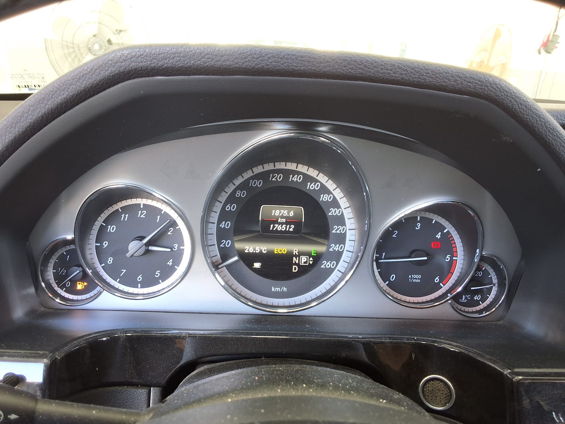 MERCEDES-BENZ E-CLASS (4TH GEN) E220 CDI AVANTGARDE 2013 - zdjęcie 9