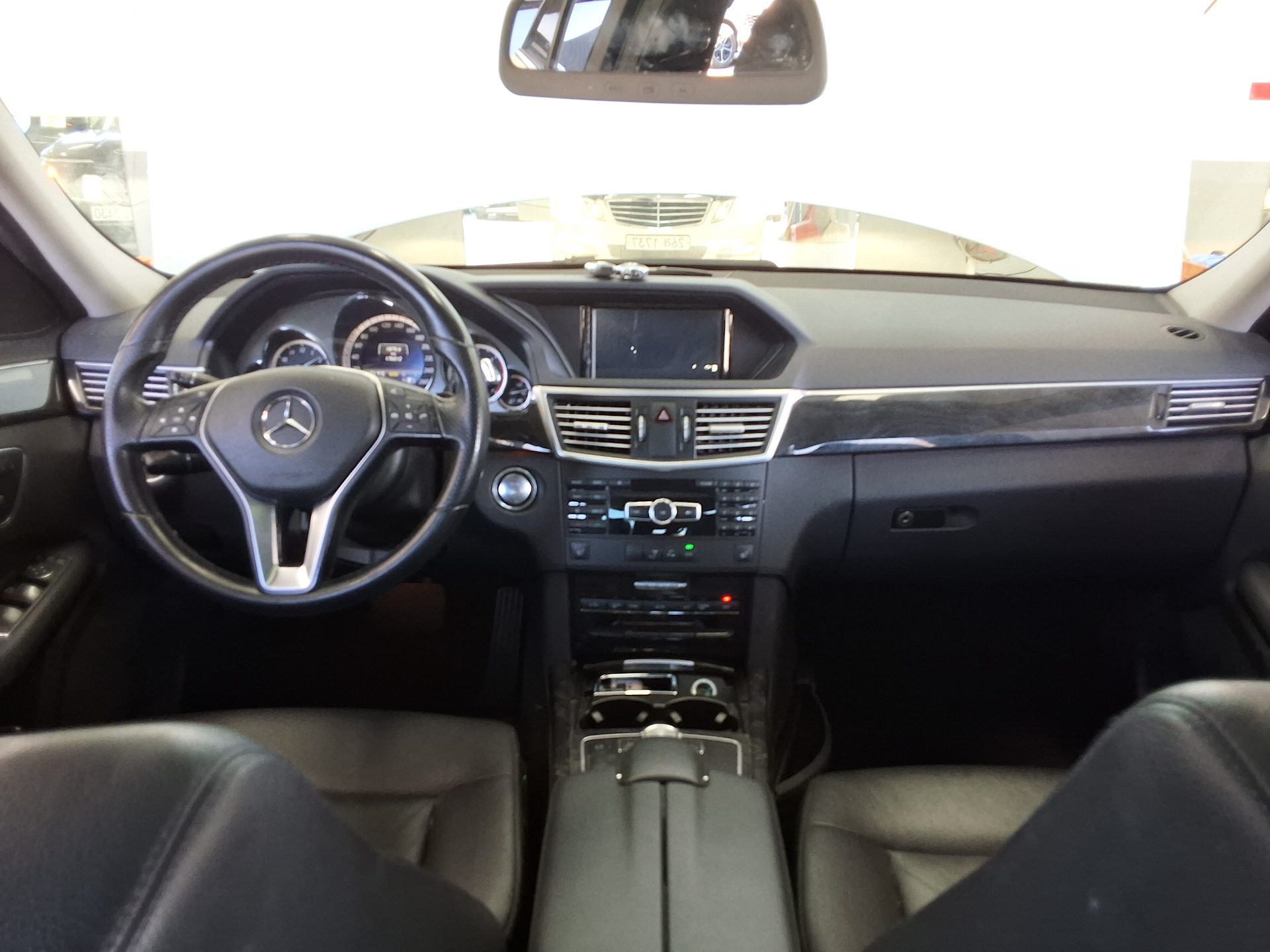 MERCEDES-BENZ E-CLASS (4TH GEN) E220 CDI AVANTGARDE 2013 - zdjęcie 11