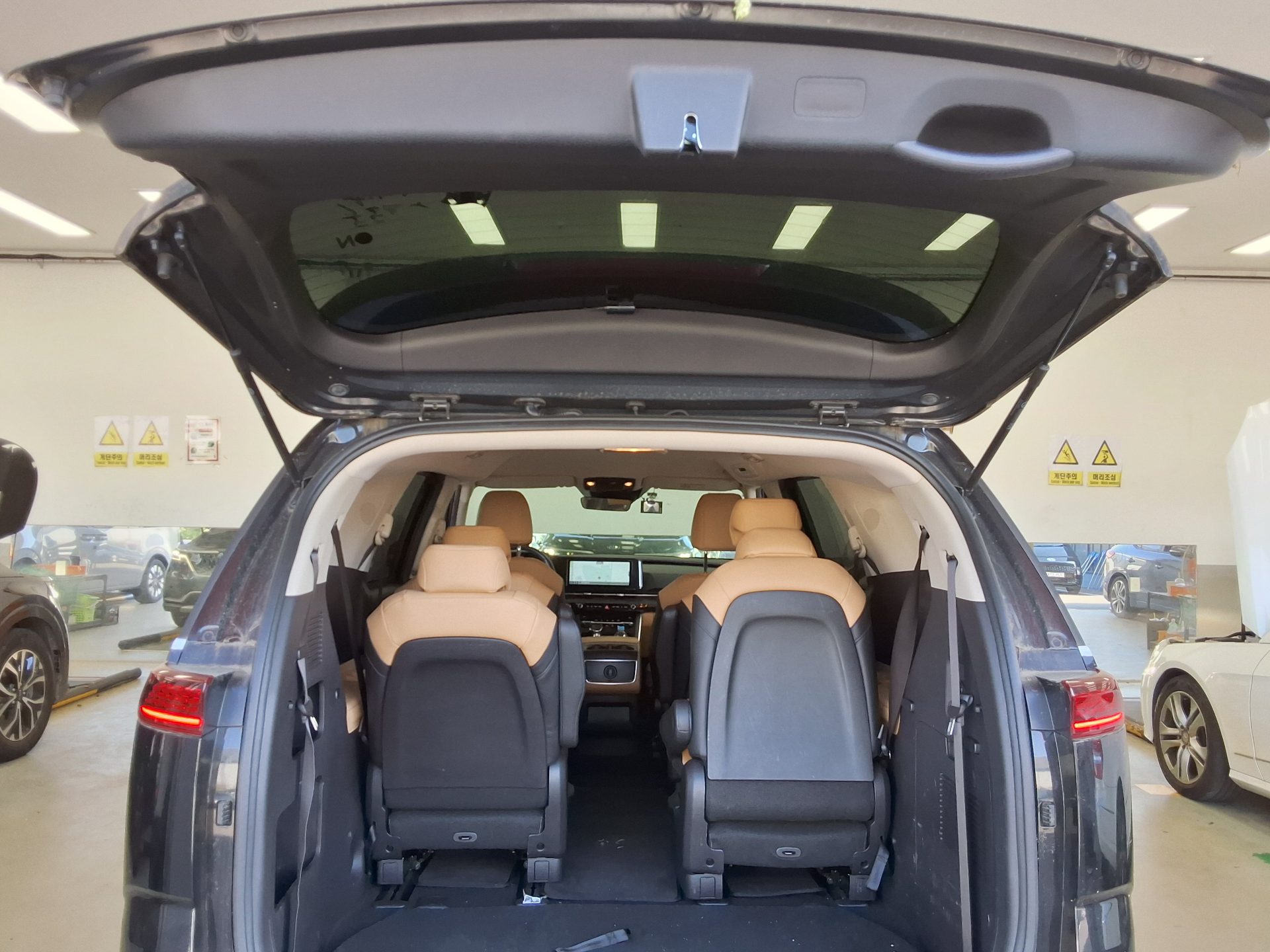 KIA NEW CARNIVAL (KA4) 9-SEATER DIESEL PRESTIGE 2021 - zdjęcie 15