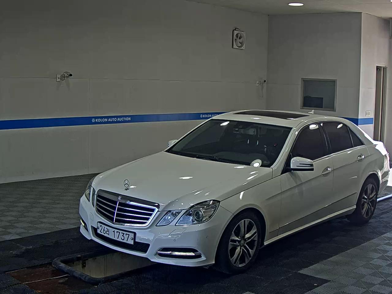 MERCEDES-BENZ E-CLASS (4TH GEN) E220 CDI AVANTGARDE 2013 - zdjęcie 2
