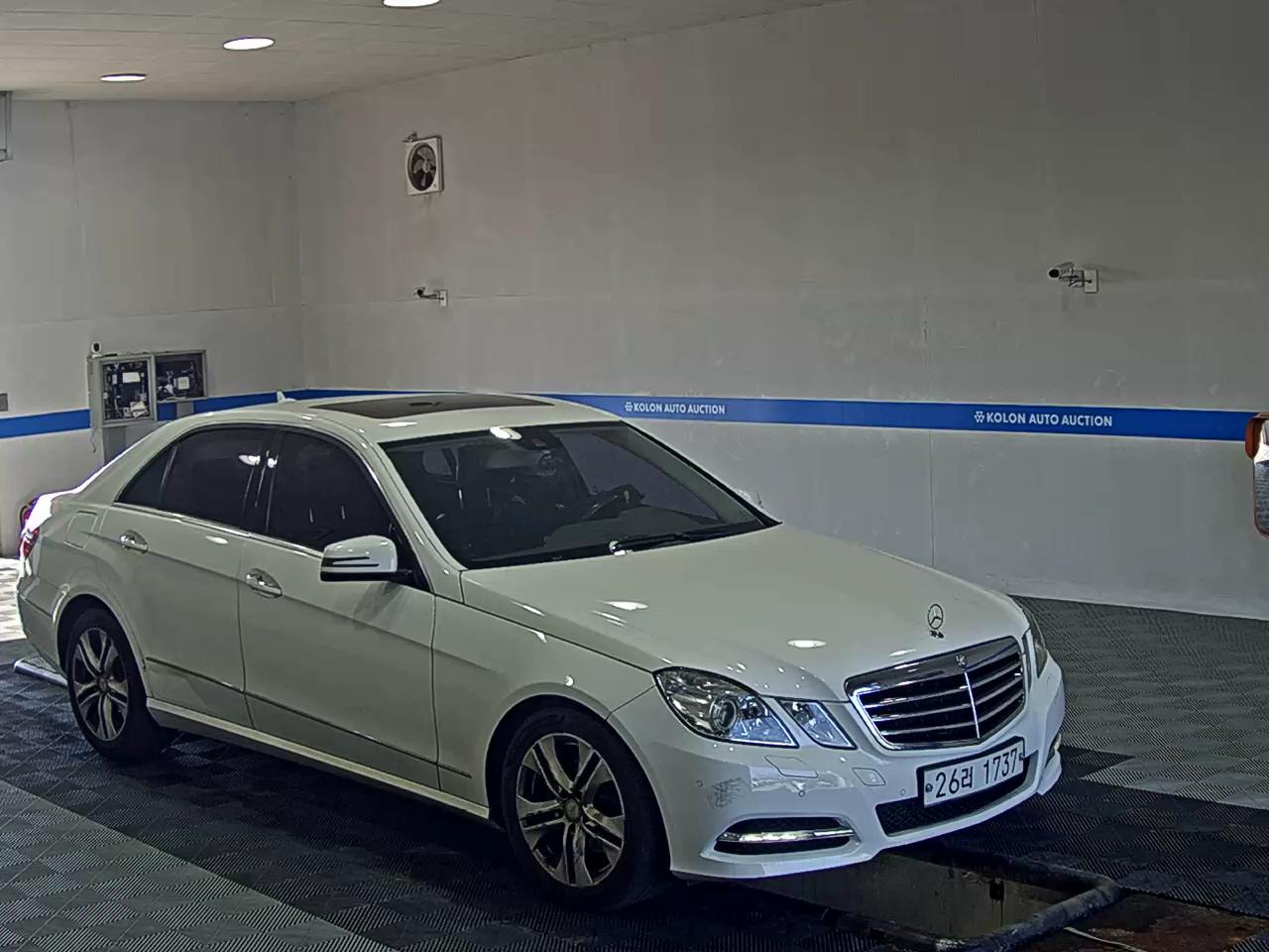 MERCEDES-BENZ E-CLASS (4TH GEN) E220 CDI AVANTGARDE 2013 - zdjęcie 3