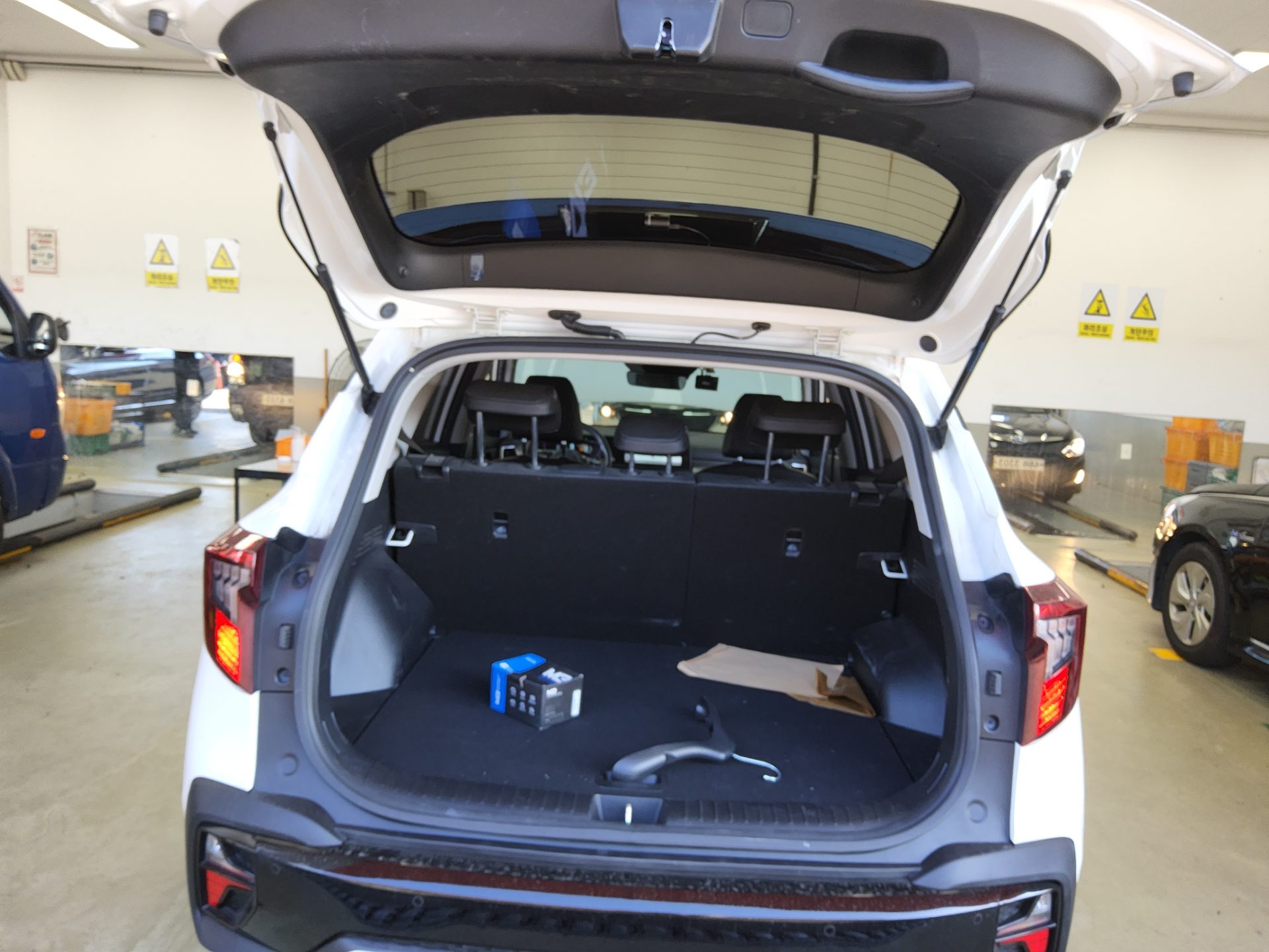 KIA THE NEW SELTOS 1.6 GASOLINE TURBO 4WD PRESTIGE 2023 - zdjęcie 15
