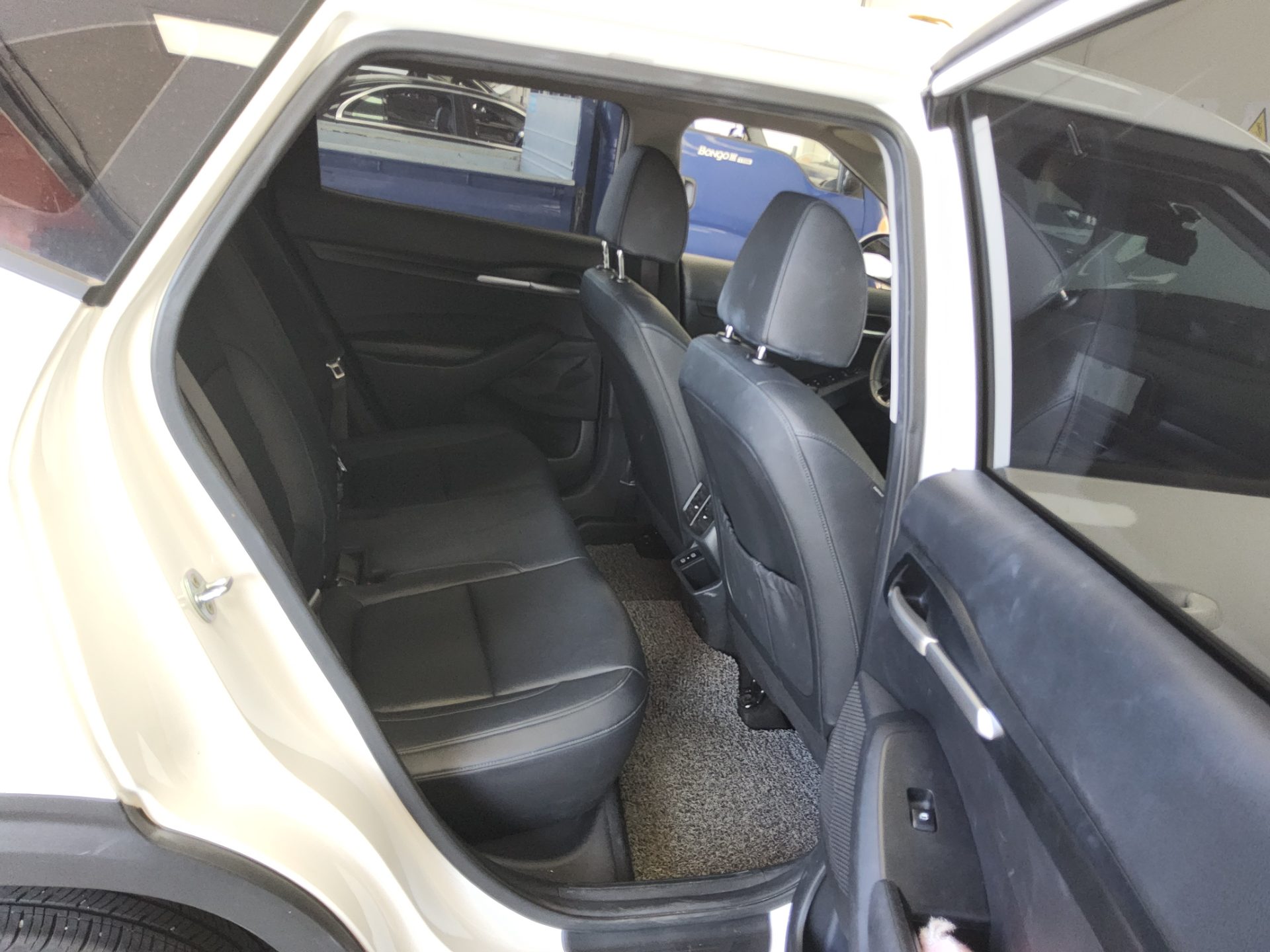 KIA THE NEW SELTOS 1.6 GASOLINE TURBO 4WD PRESTIGE 2023 - zdjęcie 13