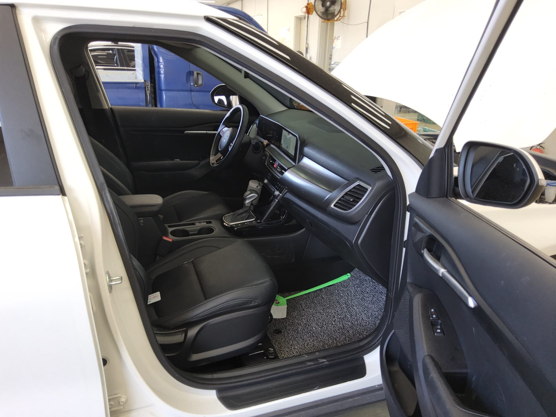 KIA THE NEW SELTOS 1.6 GASOLINE TURBO 4WD PRESTIGE 2023 - zdjęcie 14