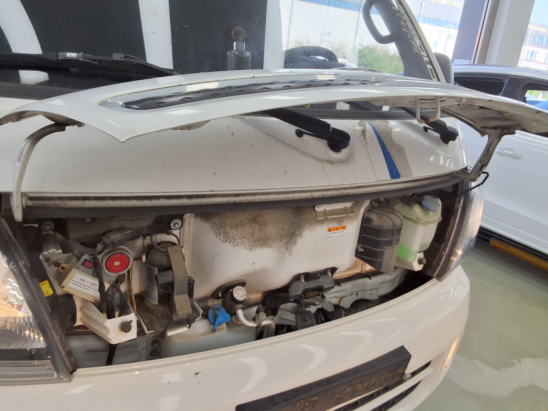 KIA THE NEW BONGO III CARGO WING BODY 1.2 TON ELECTRIC 2020 - zdjęcie 16
