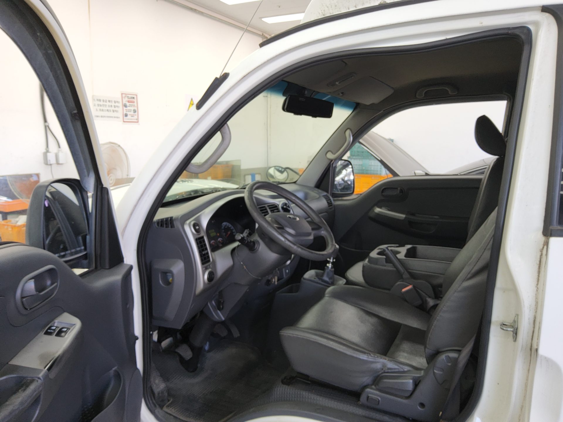 KIA BONGO III CARGO REFRIGERATED BOX TRUCK 2016 - zdjęcie 10