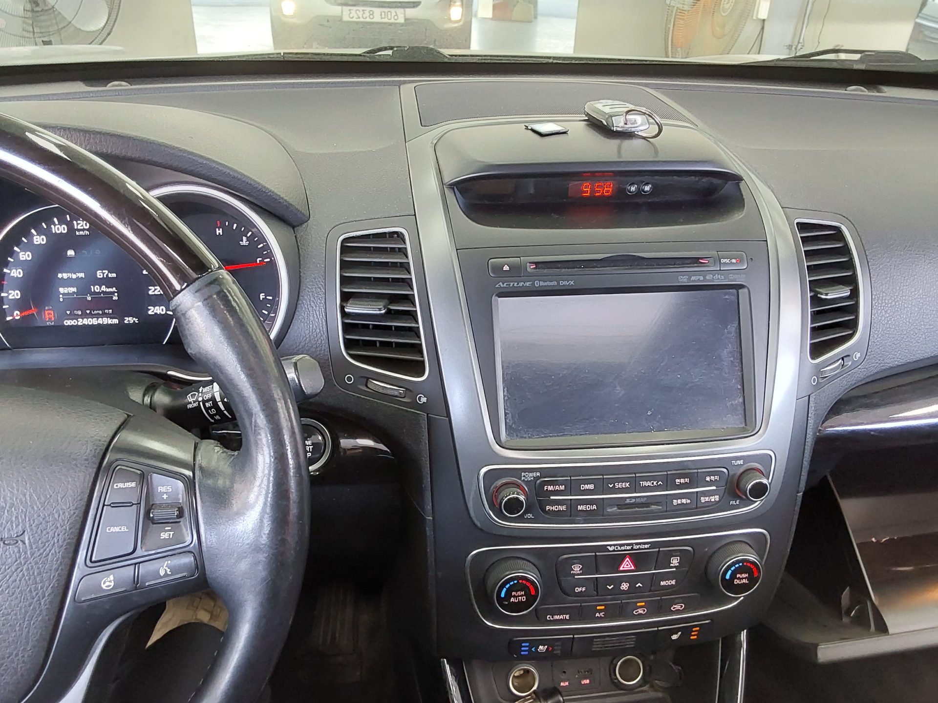 KIA NEW SORENTO R R2.0 2WD TLX SPECIAL 2013 - zdjęcie 17