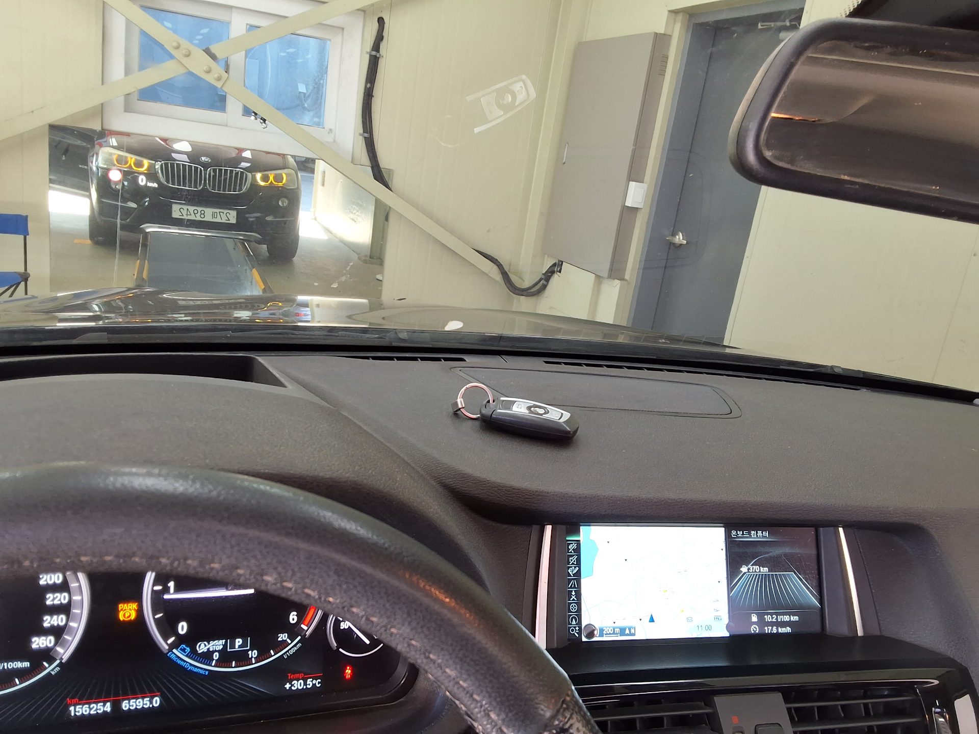 BMW X4 20d xDRIVE X LINE 2016 - zdjęcie 25