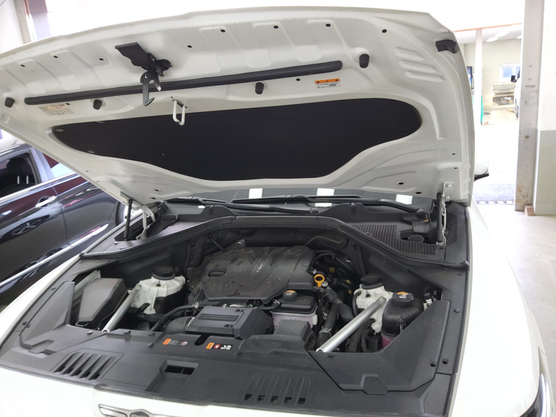 GENESIS NEW GV80 2.5 GASOLINE AWD BASE MODEL 2025 - zdjęcie 20