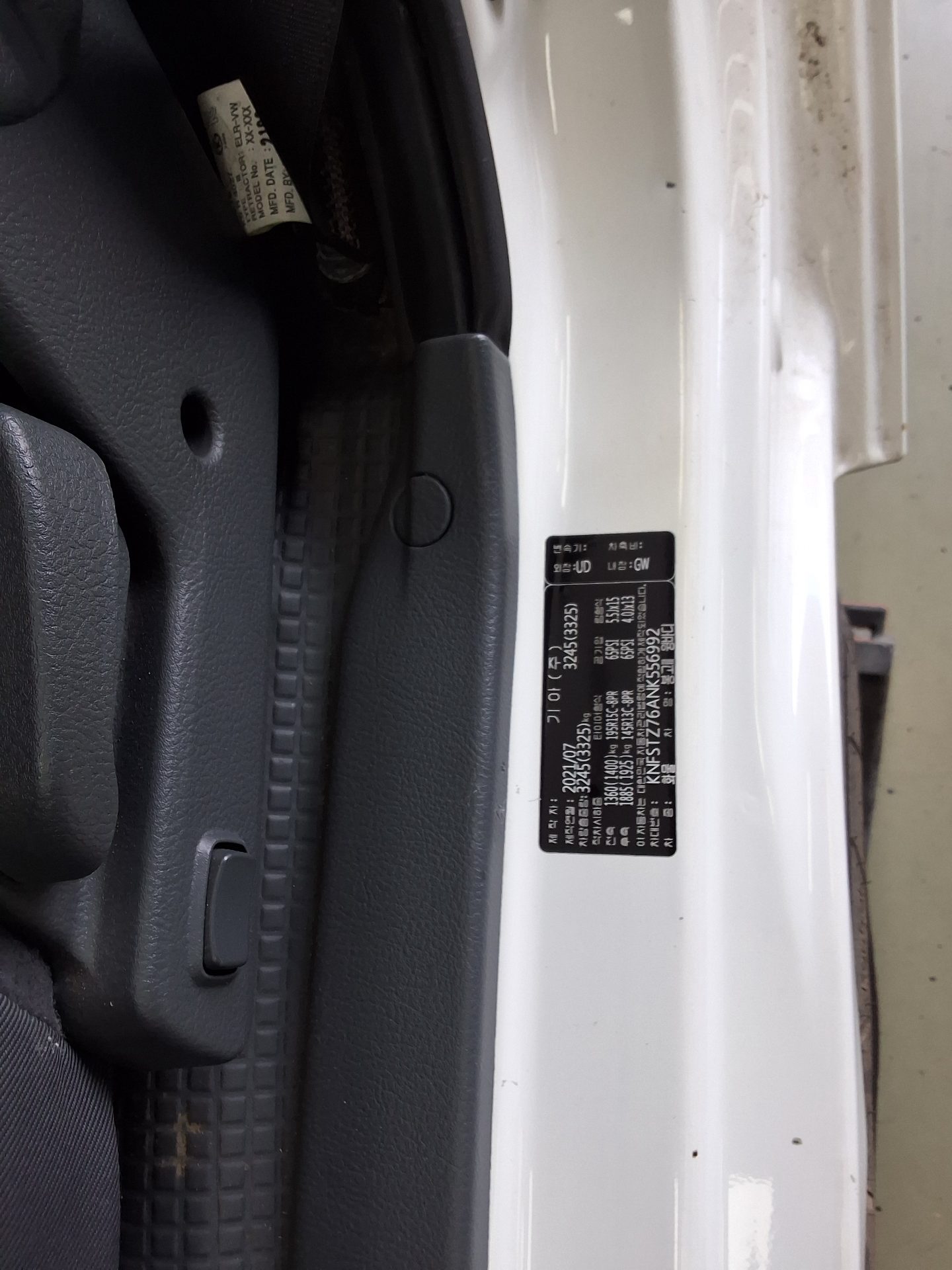 KIA THE NEW BONGO III CARGO WING BODY MANUAL 2022 - zdjęcie 13