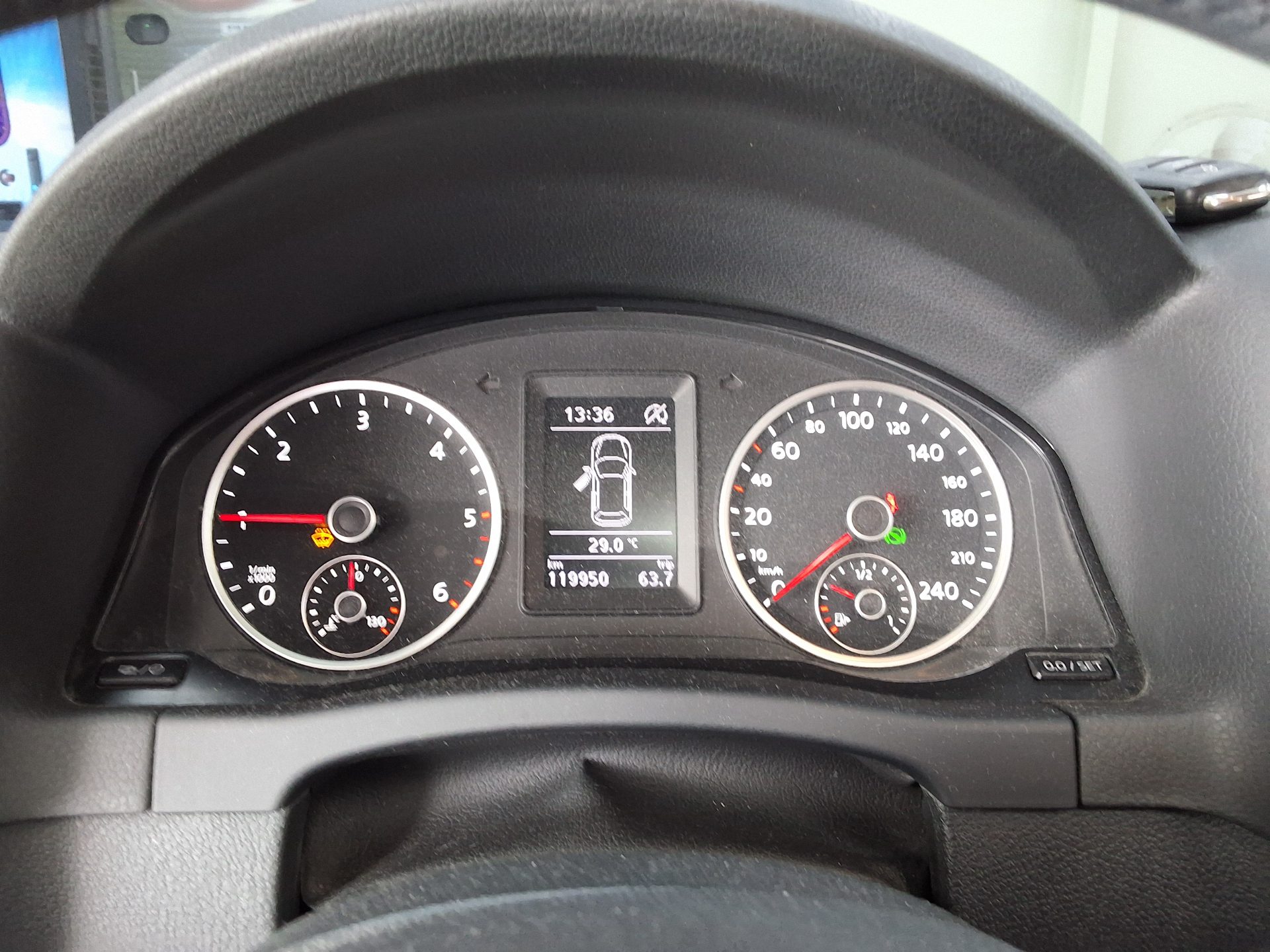 VOLKSWAGEN TIGUAN 2.0 TDI BLUEMOTION PREMIUM 2016 - zdjęcie 10