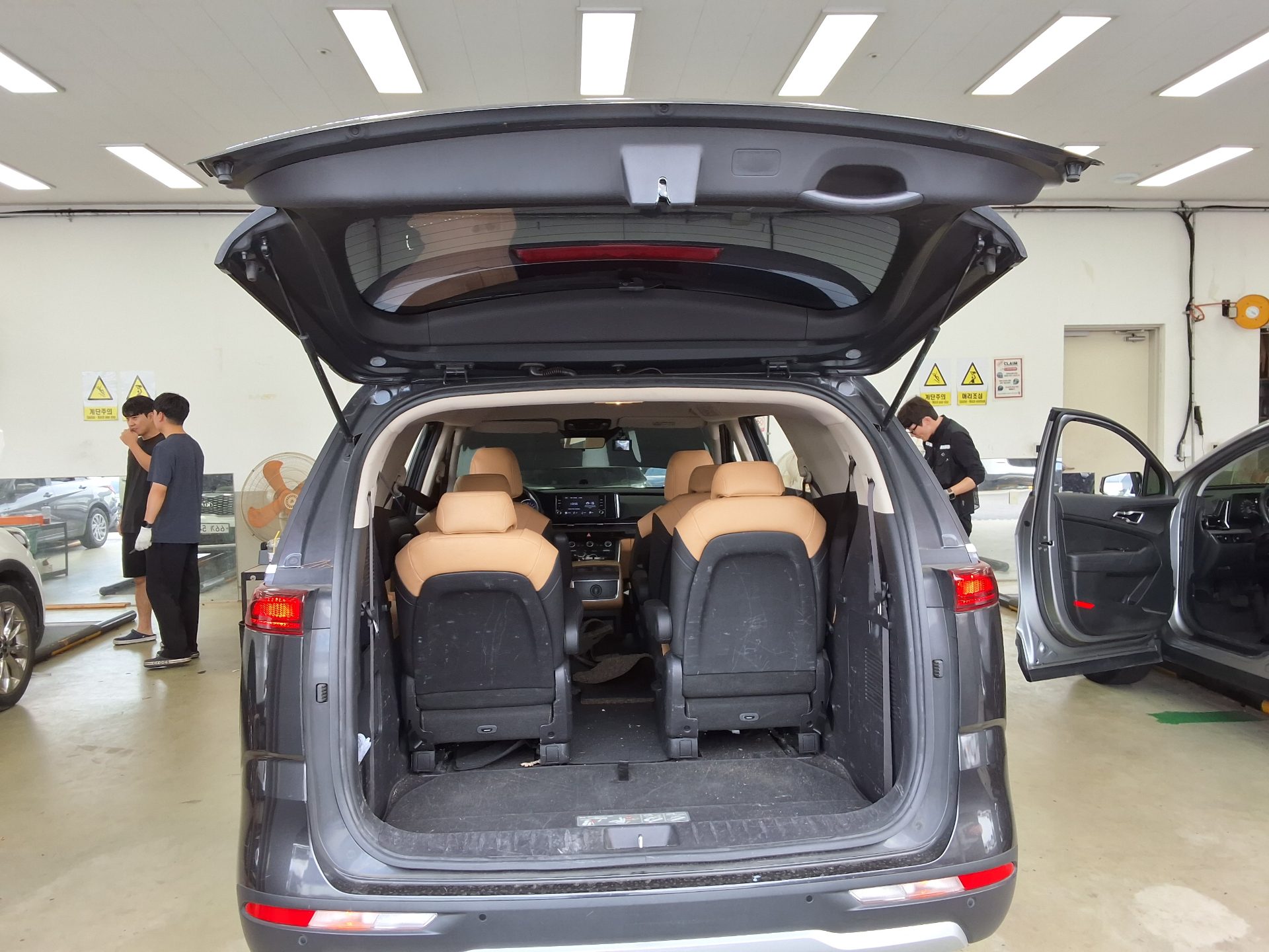 KIA NEW CARNIVAL (KA4) 9-SEATER DIESEL PRESTIGE 2022 - zdjęcie 16