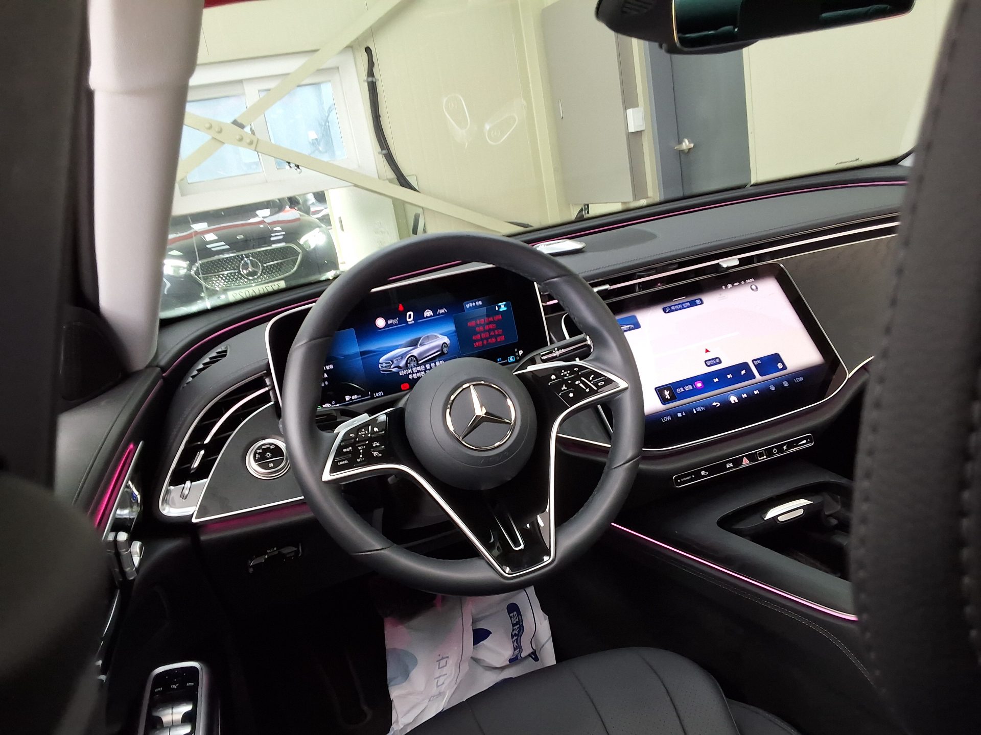 MERCEDES-BENZ E-CLASS (6TH GEN) E200 AVANTGARDE 2026 - zdjęcie 12