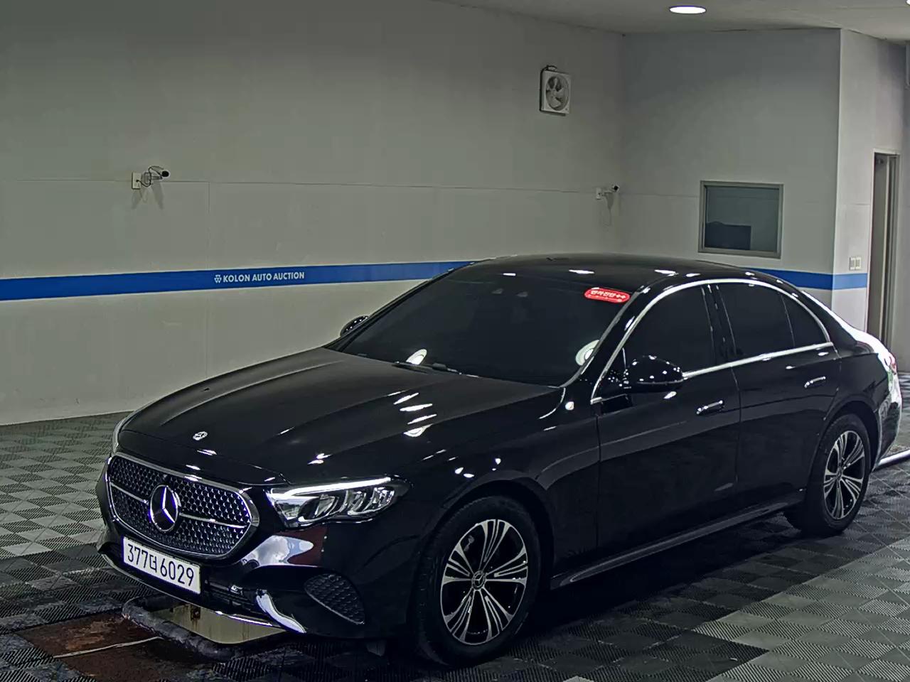MERCEDES-BENZ E-CLASS (6TH GEN) E200 AVANTGARDE 2026 - zdjęcie 2